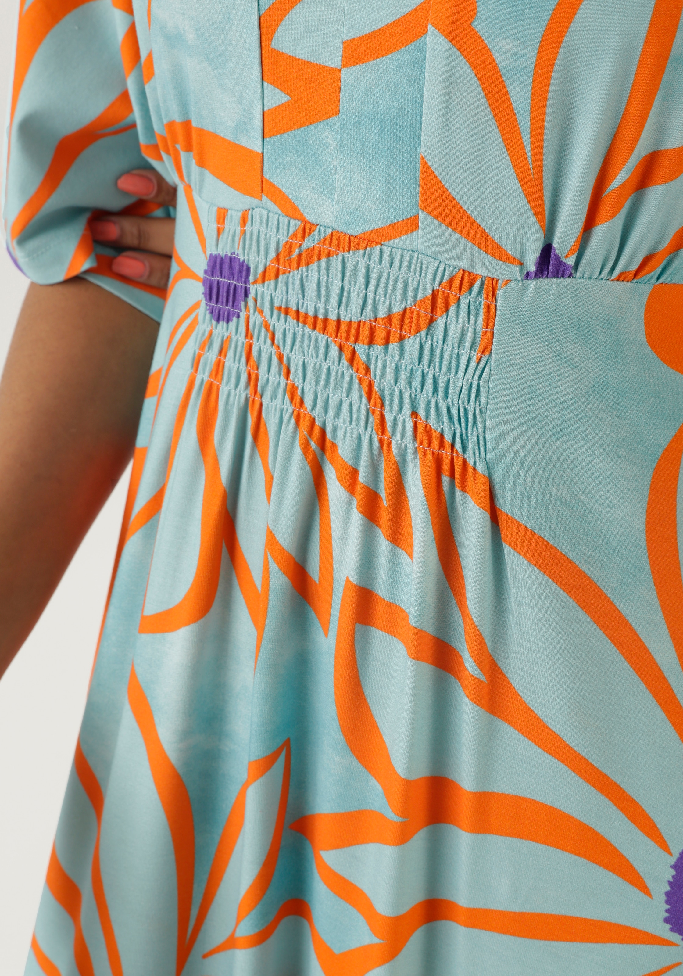 Aniston SELECTED Maxikleid, mit weiten, 3/4-langen Ärmeln
