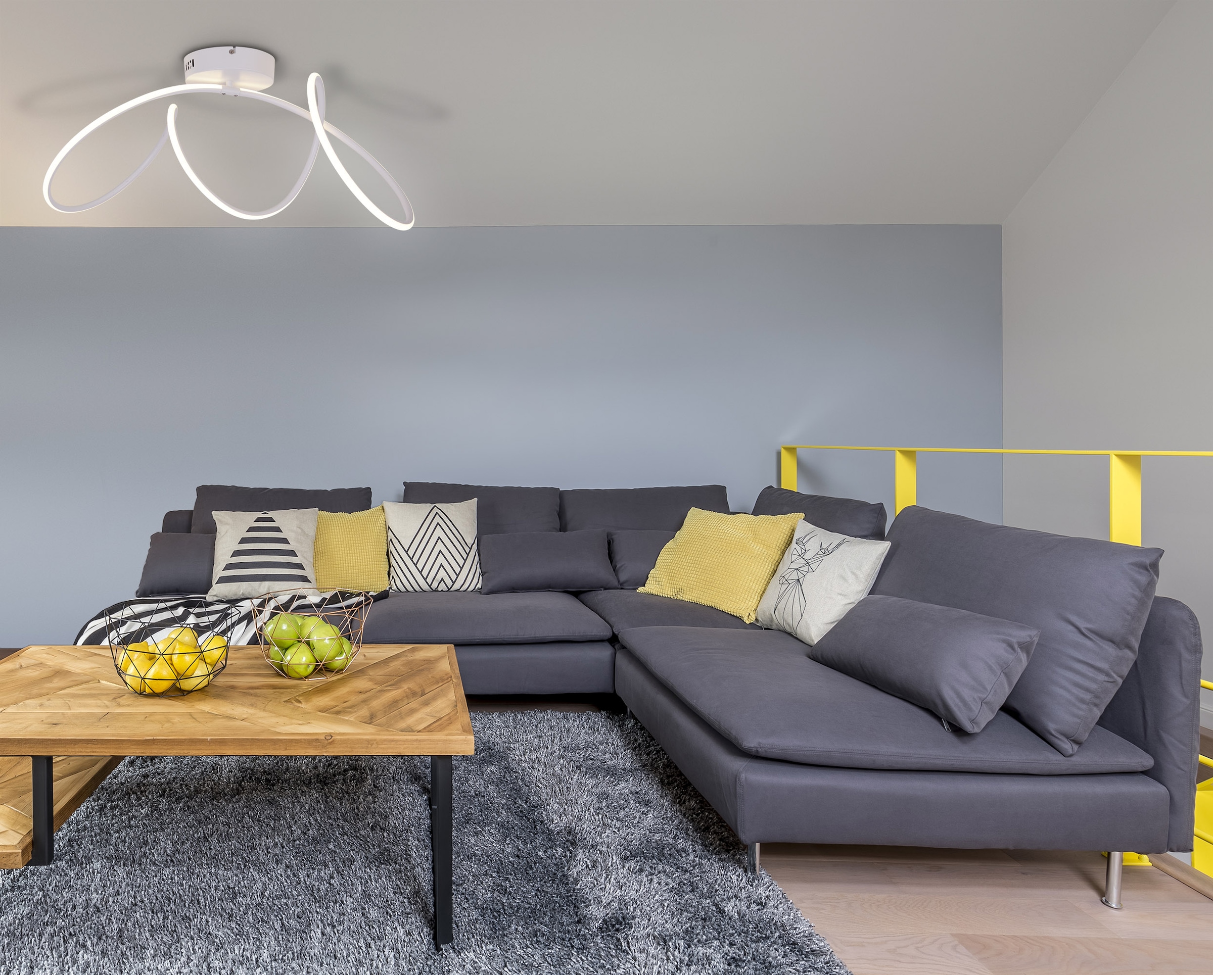 näve LED Deckenleuchte »Odrive«, 1 flammig, Leuchtmittel LED-Modul | LED fest integriert, schleifenähnlich geschwungene Leuchtstreifen, weiß, L: 67cm, H: 30cm