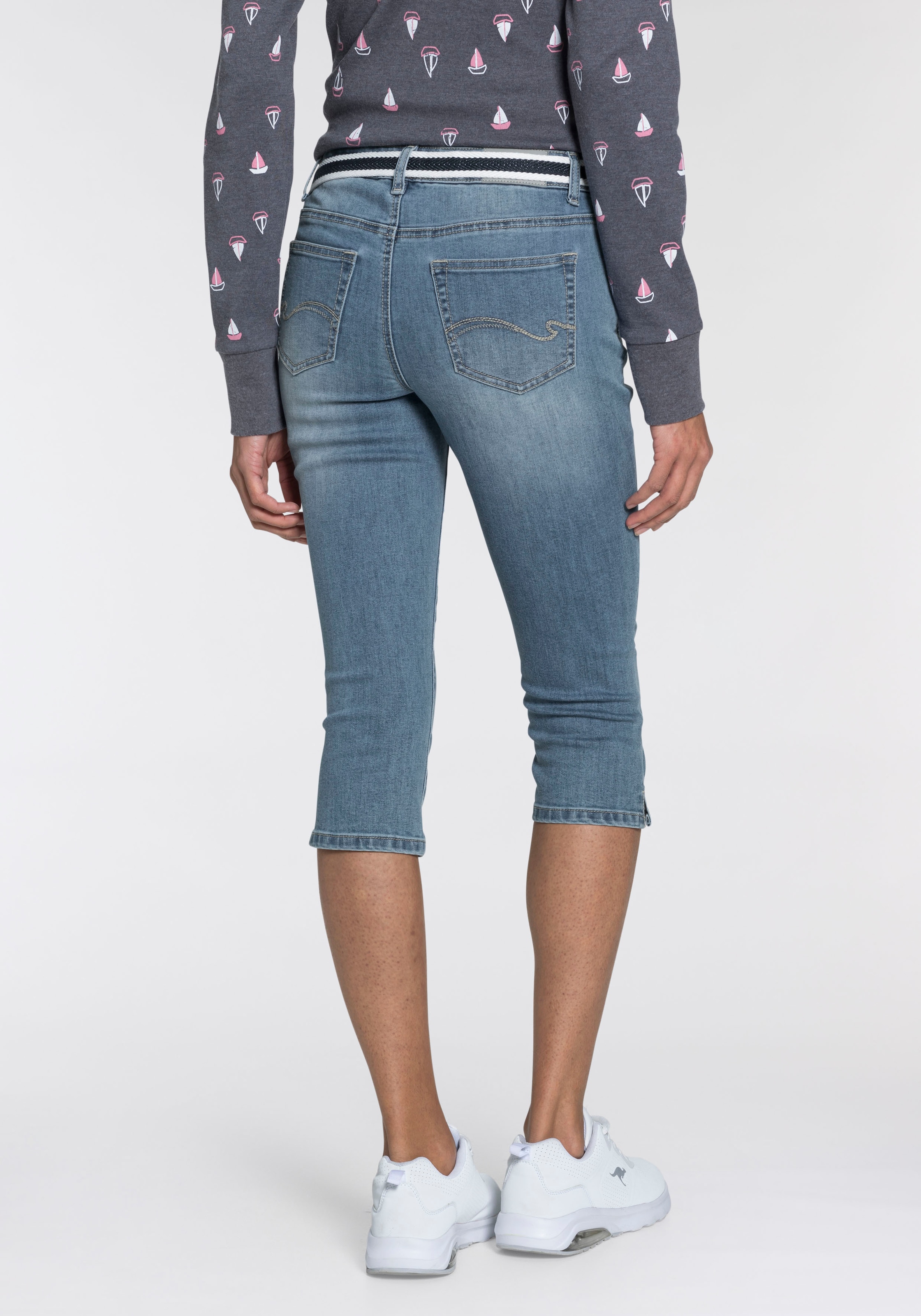 KangaROOS Caprijeans »CAPRI-JEANS mit Gürtel«, (Set, mit abnehmbarem Gürtel), mit passendem Gürtel