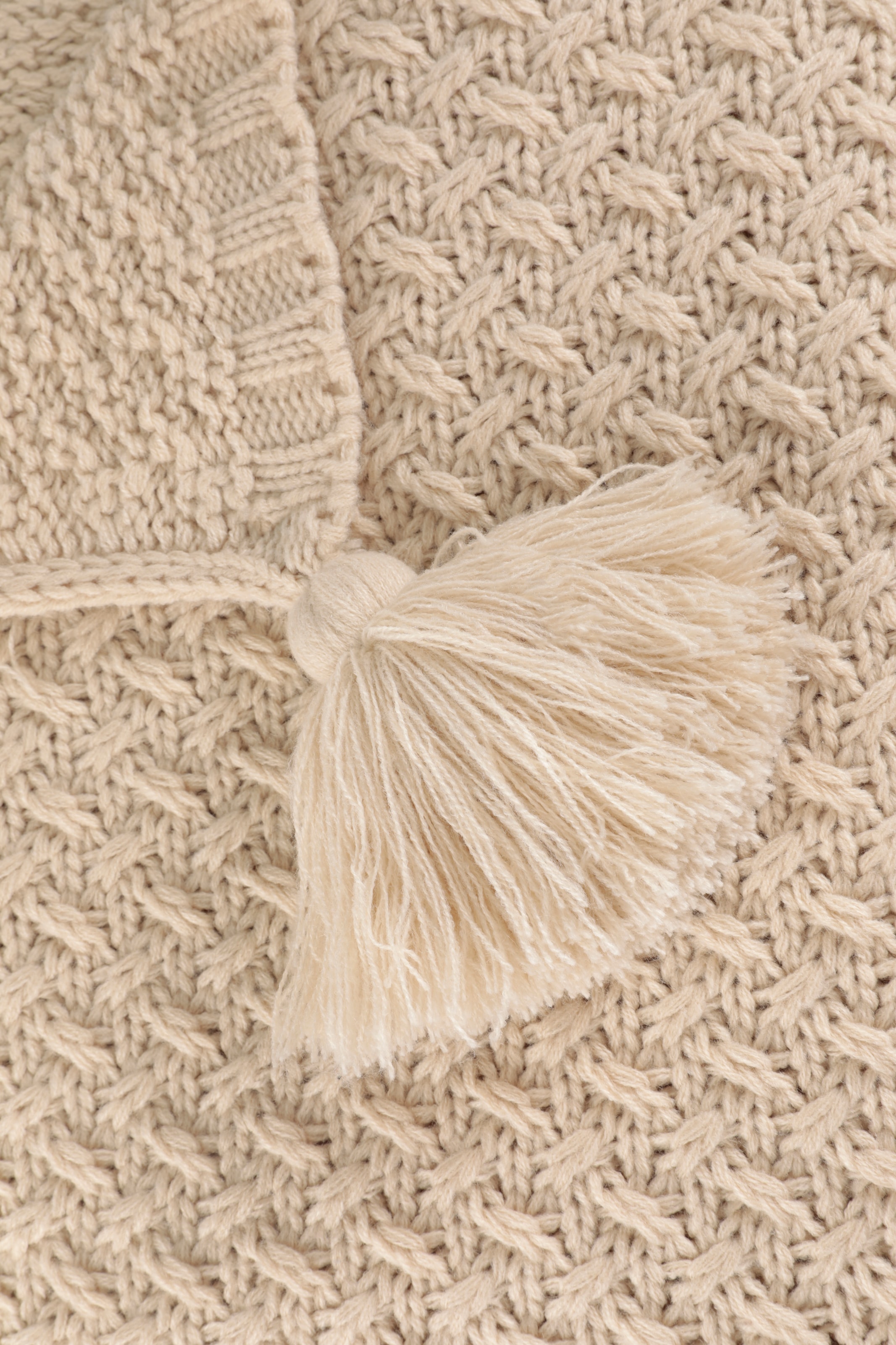 LeGer Home by Lena Gercke Wohndecke »Gelsa«, Strickoptik mit Tasseln, modern und weich, Wohndecke, Plaid, Überwurf
