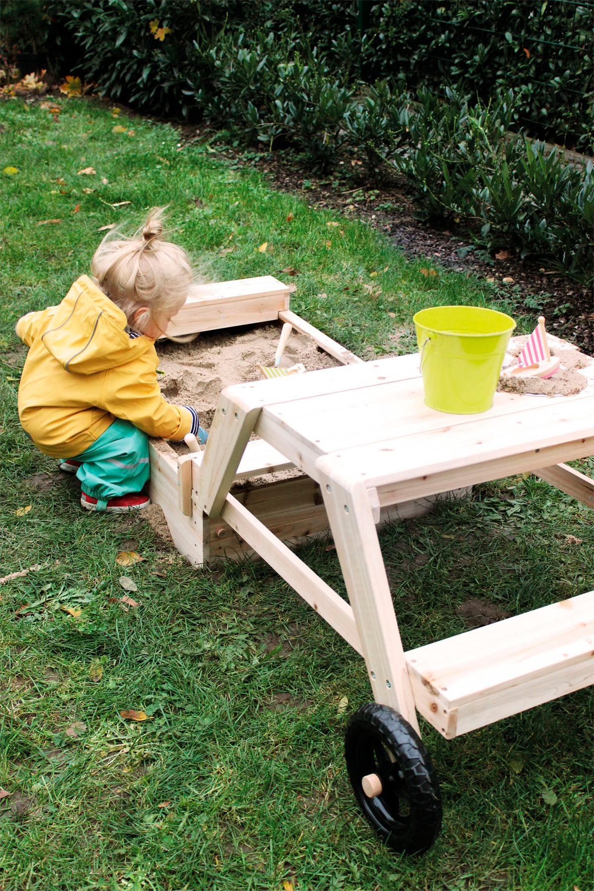 Small Foot Sandkasten, mit Sitzgruppe und Matschtisch