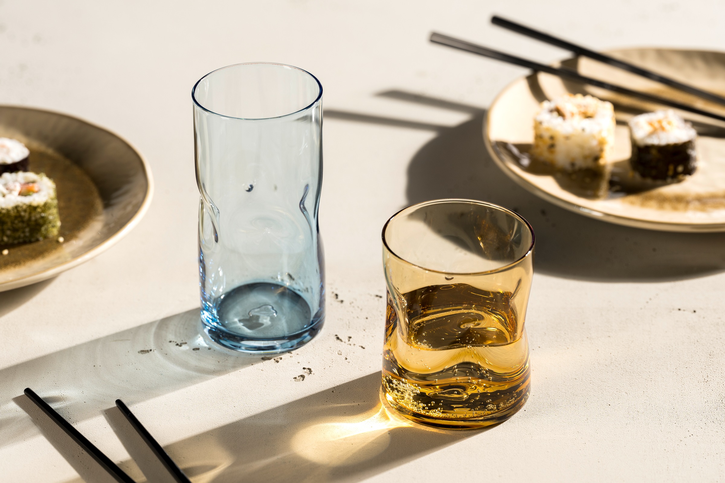 LEONARDO Gläser-Set »Trinkglas VESUVIO, 300 ml, 4er-Set«, (Set, 4 tlg.), konische Form, markantes Design - mit Einquetschungen