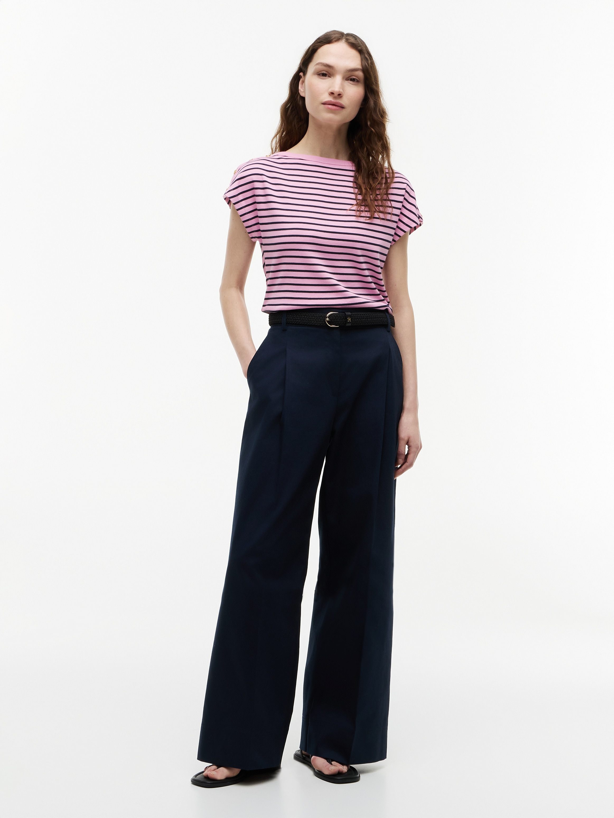 Tommy Hilfiger Kurzarmshirt »GOLD BTN CAP-SLV BOAT-NK TEE« Baumwolle, mit goldfarbenen Knöpfen