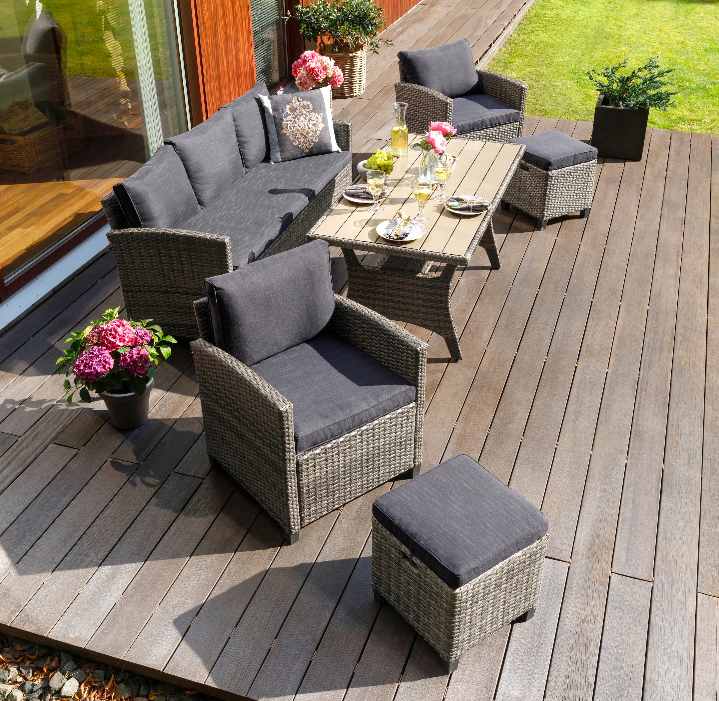 KONIFERA Gartenlounge-Set »Amsterdam«, (Set, 16 tlg., 1x 3er Sofa, 1x 2 Sessel, 2x Hocker, 1xTisch 144,5x74x67cm,Polyrattan), Stahl, Ablagefläche unter dem Tisch, Loungeset