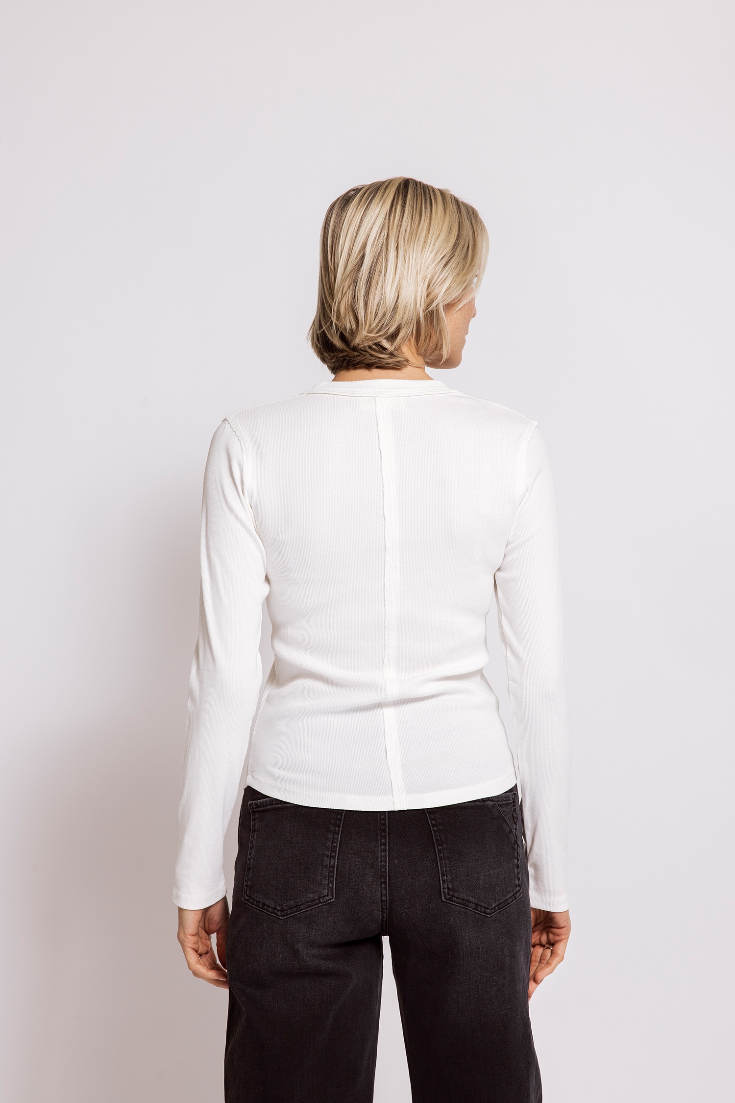 Zhrill Langarmshirt »NAMI« bequeme Passform, unifarben, offene Kanten