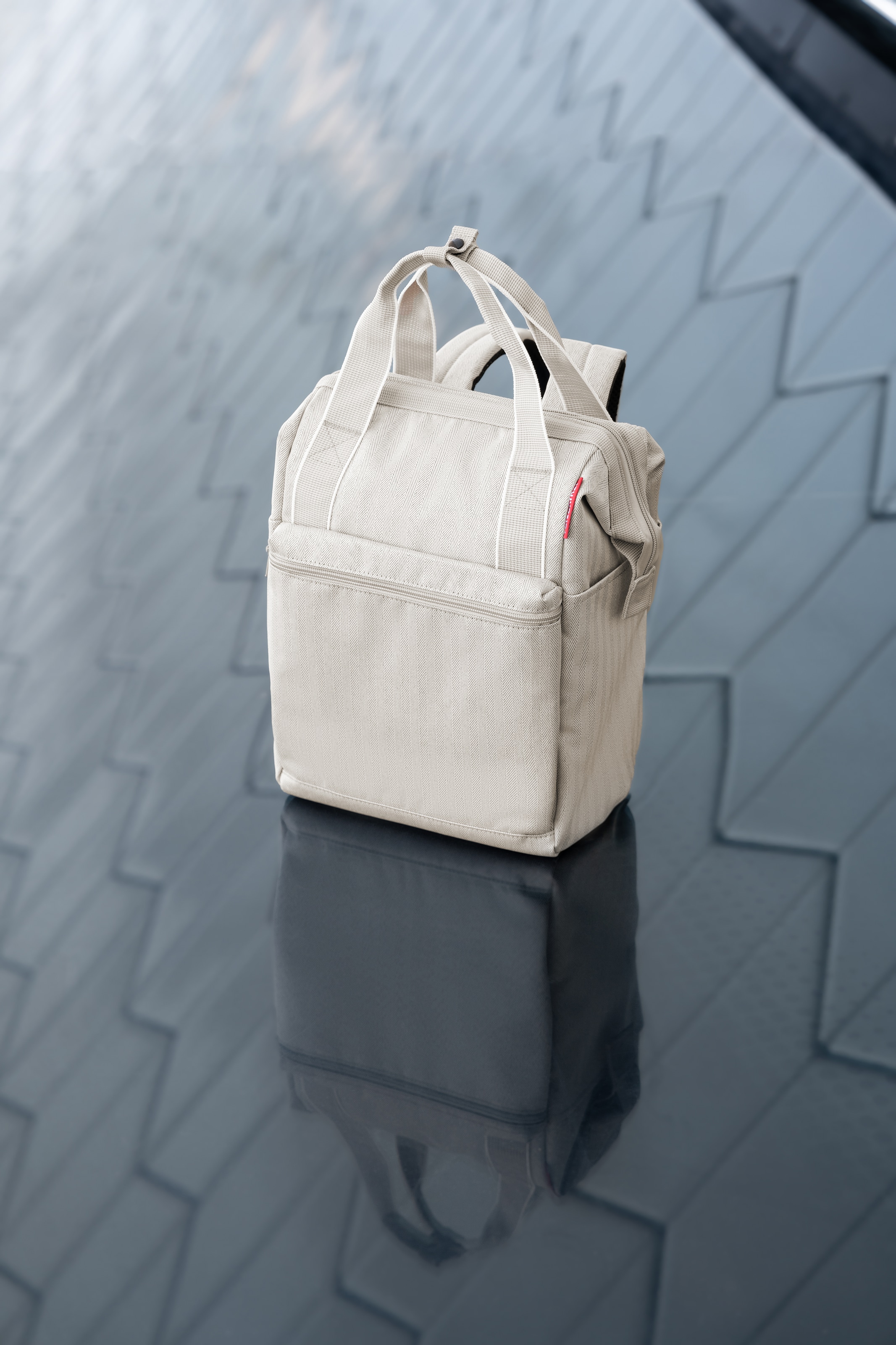 REISENTHEL® Rucksack »reisenthel allrounder R« Stecklasche zur Befestigung an Reisetrolley-Griffen