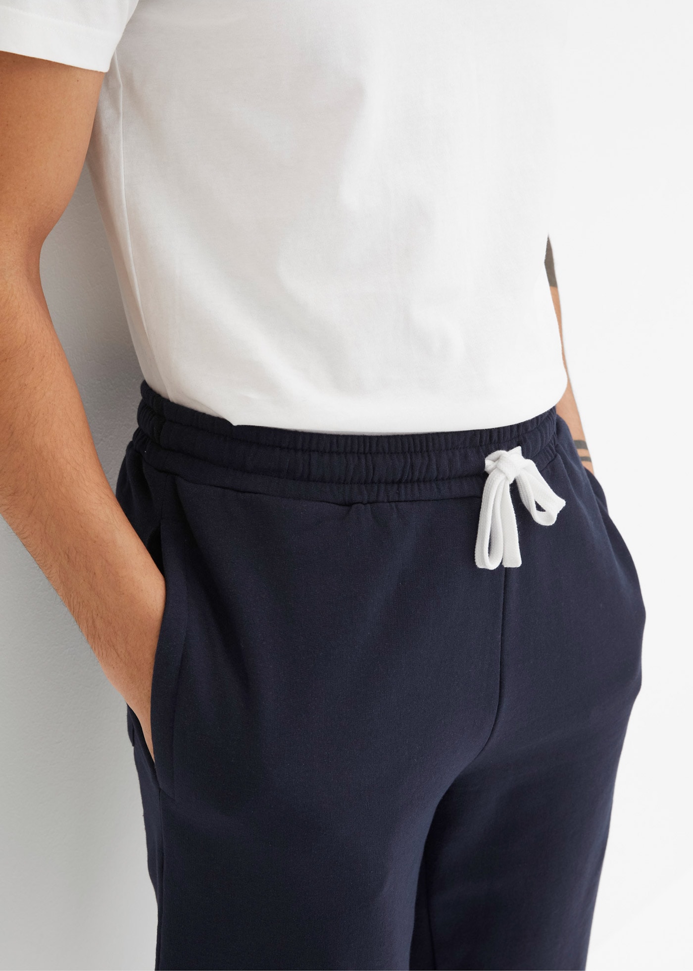 bonprix Sweatbermudas  aus Baumwolle und Polyester, regular fit, casual Stil