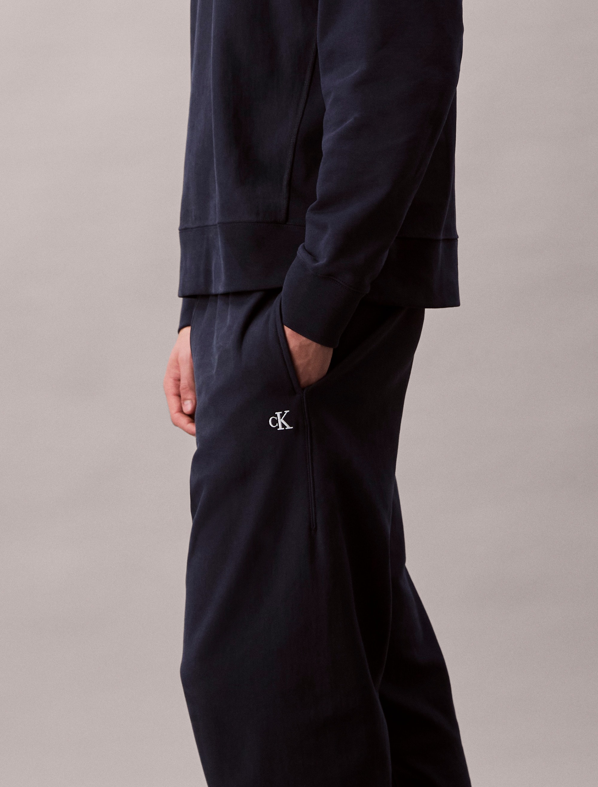Calvin Klein Jeans Sweathose »PREMIUM TERRY MONOGRAM JOGGER«, Mit elastischem Bund