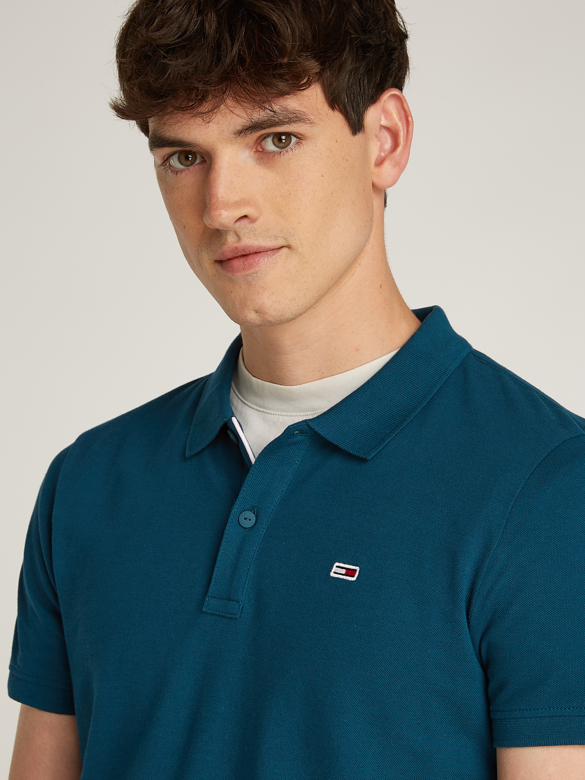 Tommy Jeans Plus Poloshirt »TJM SLIM PLACKET POLO EXT«, Große Größen mit Logostickerei