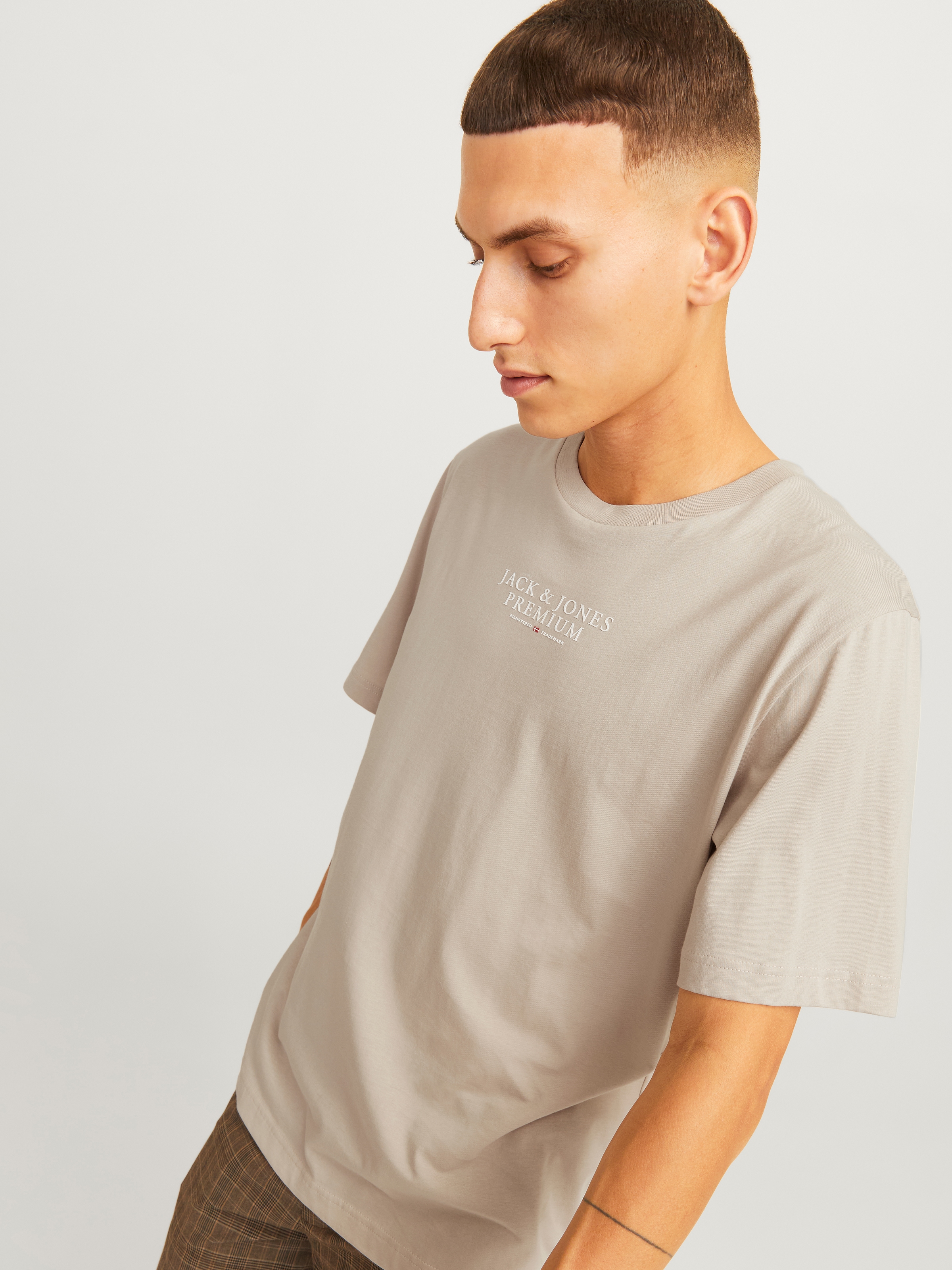 Jack & Jones Rundhalsshirt »JPRBLUARCHIE TEE CREW NECK« mit Logo Print