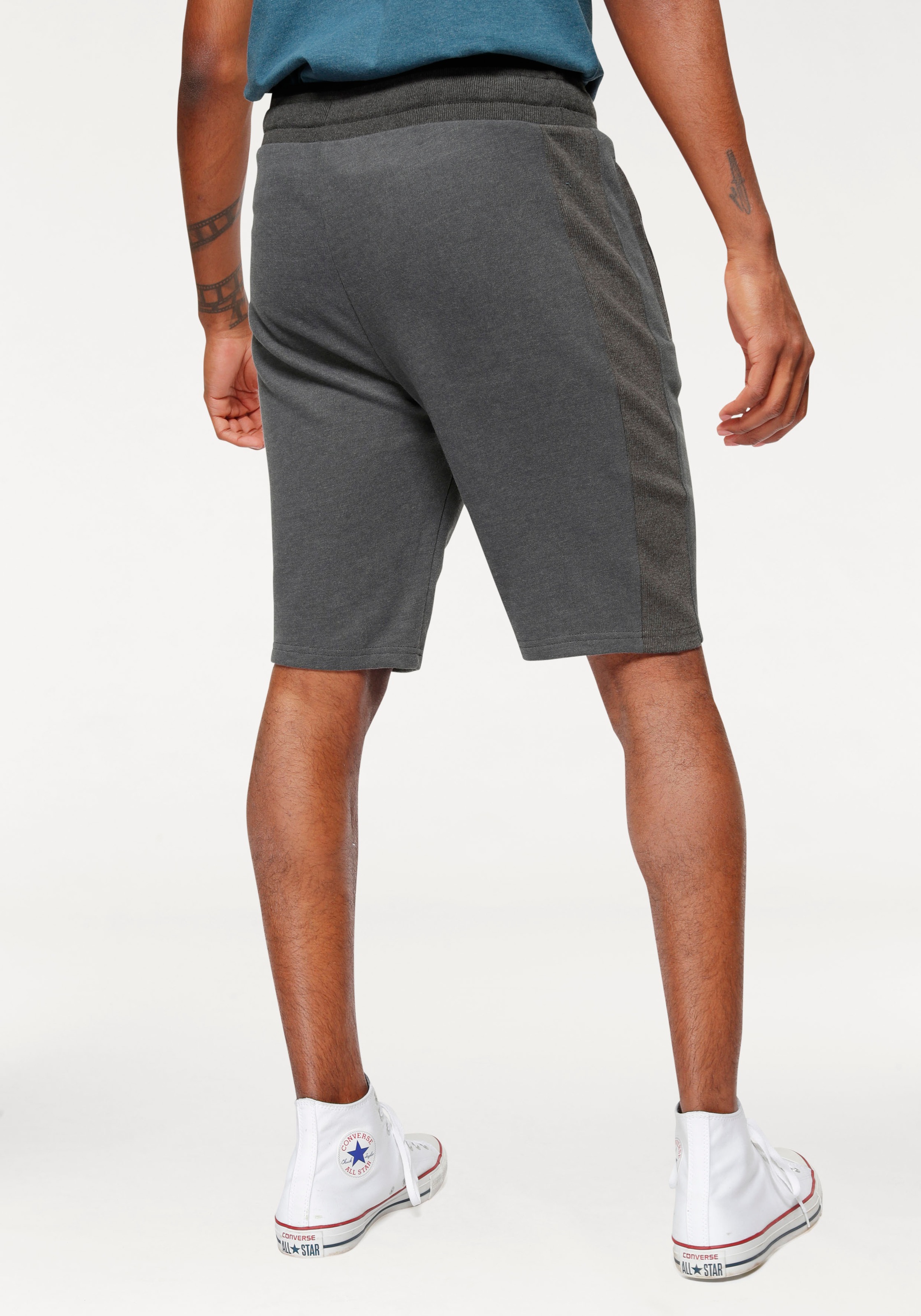 2. Bild von Ocean Sportswear Sweatshorts »Relax Fit«, mit Reißverschlusstaschen
