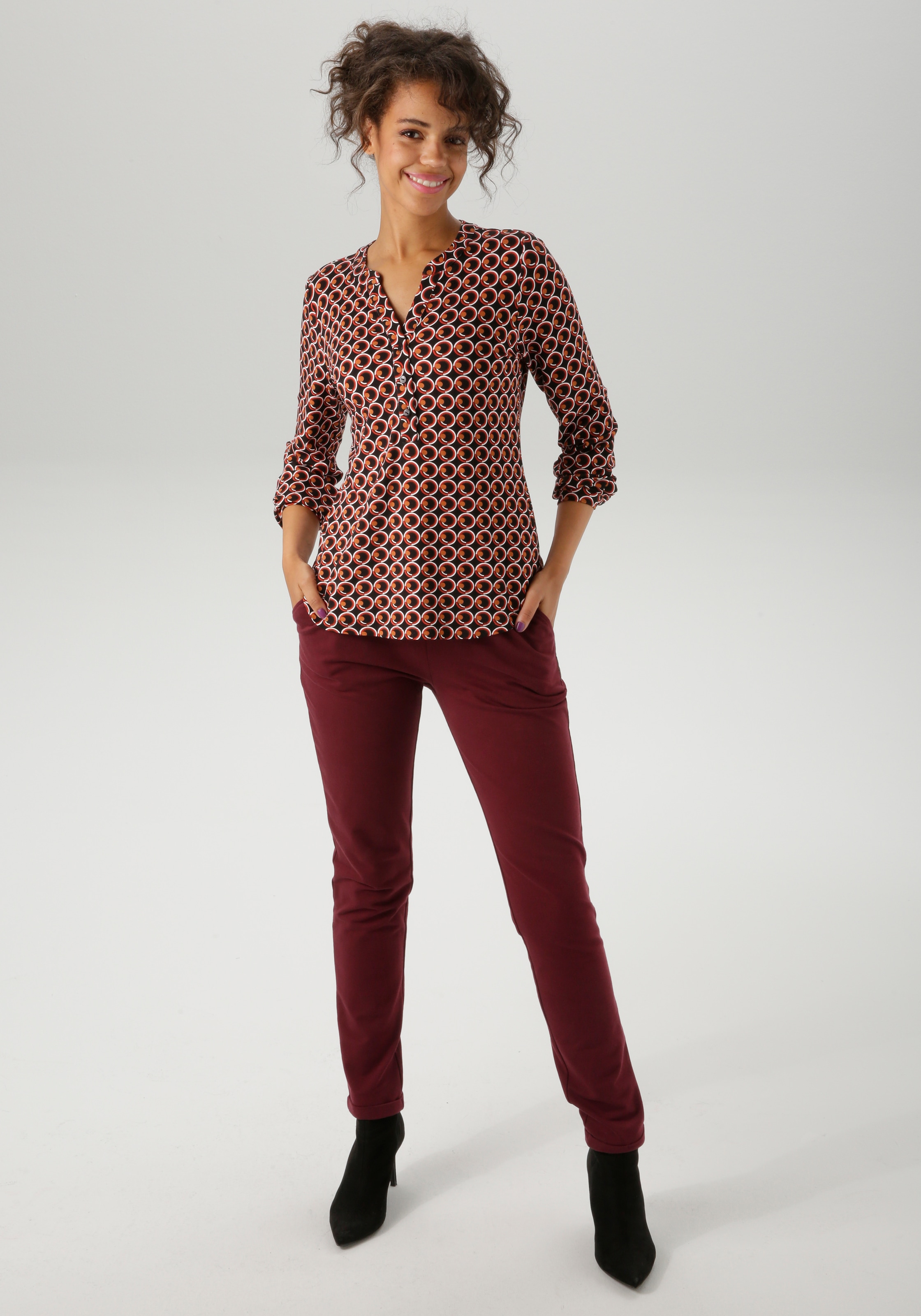 Aniston CASUAL Schlupfbluse, mit ausdrucksvollem Retro-Druck - NEUE KOLLEKTION