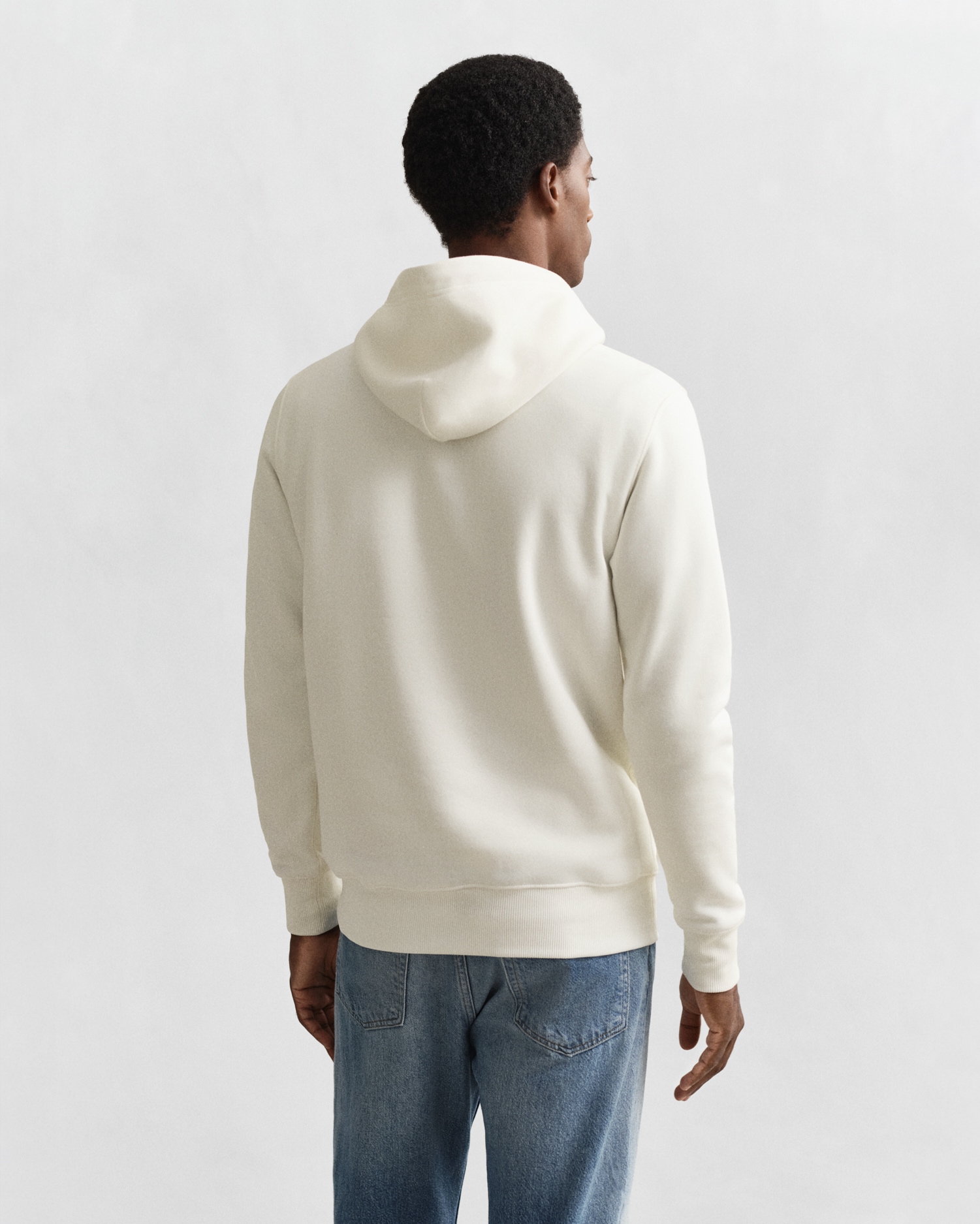 Gant Hoodie »REG SHIELD HOODIE«, mit Logostickerei auf der Brust

