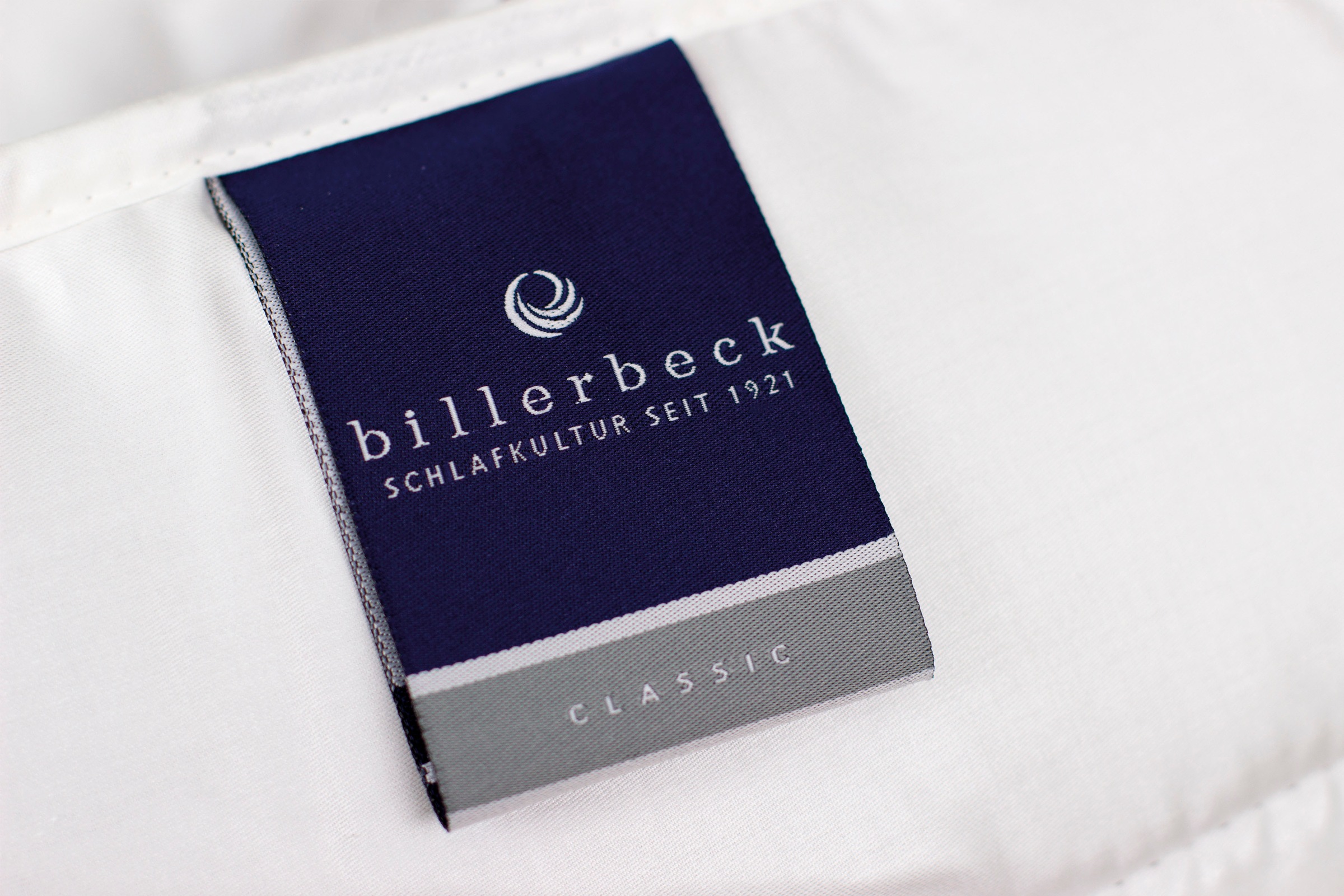 billerbeck Nackenstützkissen »Variolux«, Allergiker freundlich, Füllung: viscoelastischer High-Tech-Schaum (Polyurethan), Bezug: Satin mit Aloe Vera veredelt (100% Baumwolle), versteppt mit AIRSOFT® (100% Polyester), (1 St.)