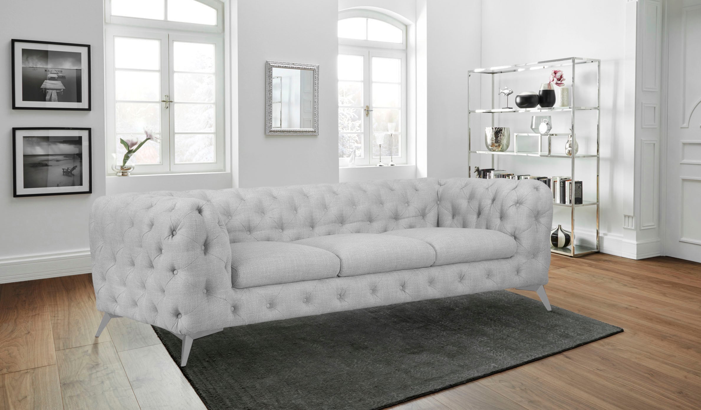 Leonique Chesterfield-Sofa »Glynis«, aufwändige Knopfheftung, moderne Chesterfield Optik, Fußfarbe wählbar