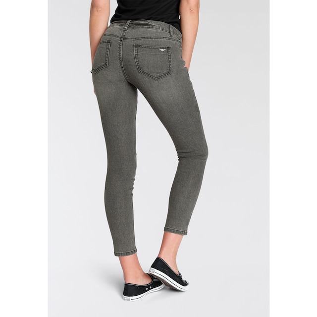 Arizona 7/8-Jeans »mit Keileinsätzen«, Low Waist online kaufen