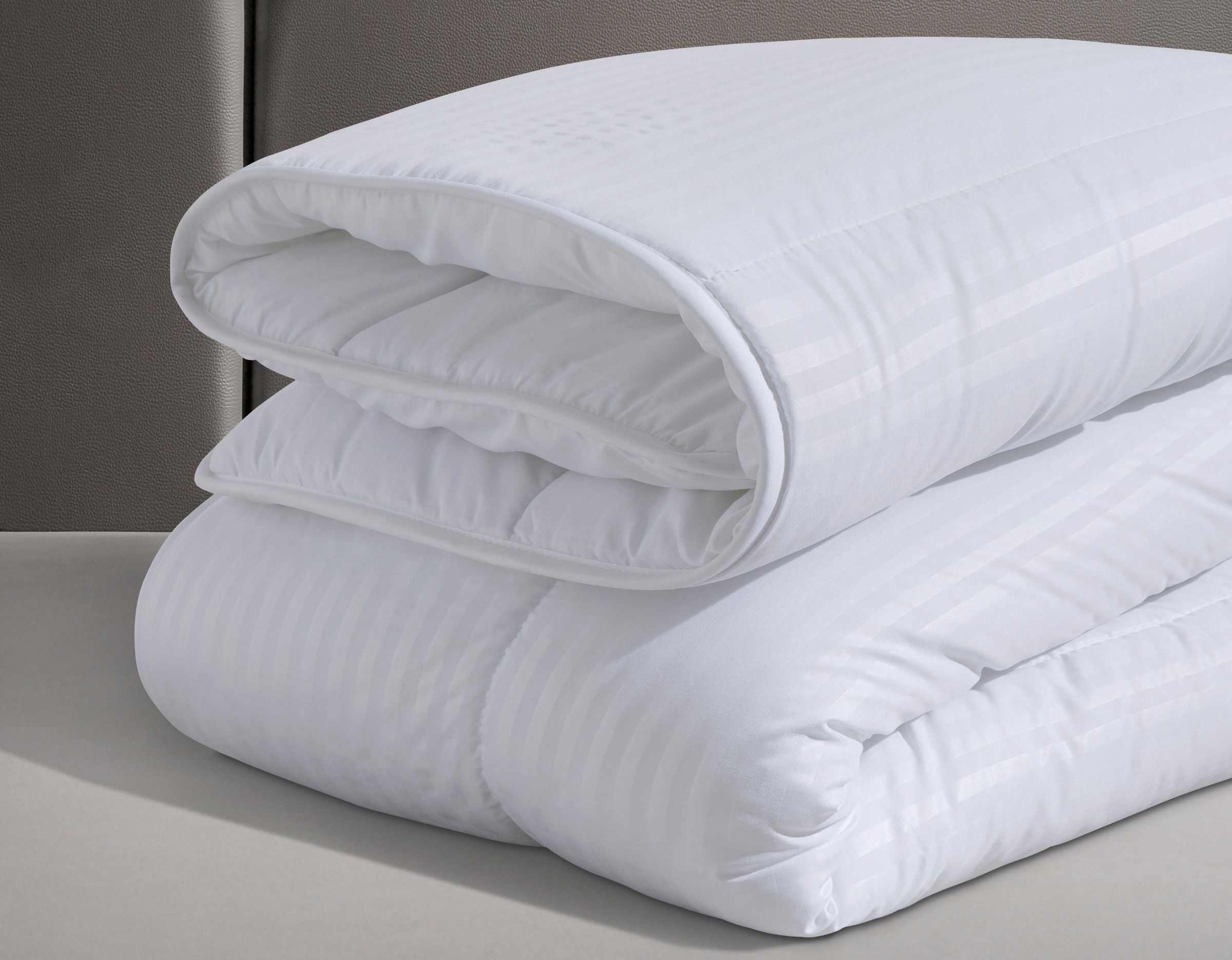 my home Microfaserbettdecke »Hotelcollection«, warm, Füllung 100% Polyester, Bezug 100% Polyester, (1 St.), Kuscheliger Microfaserbezug für einen angenehmen Schlafkomfort