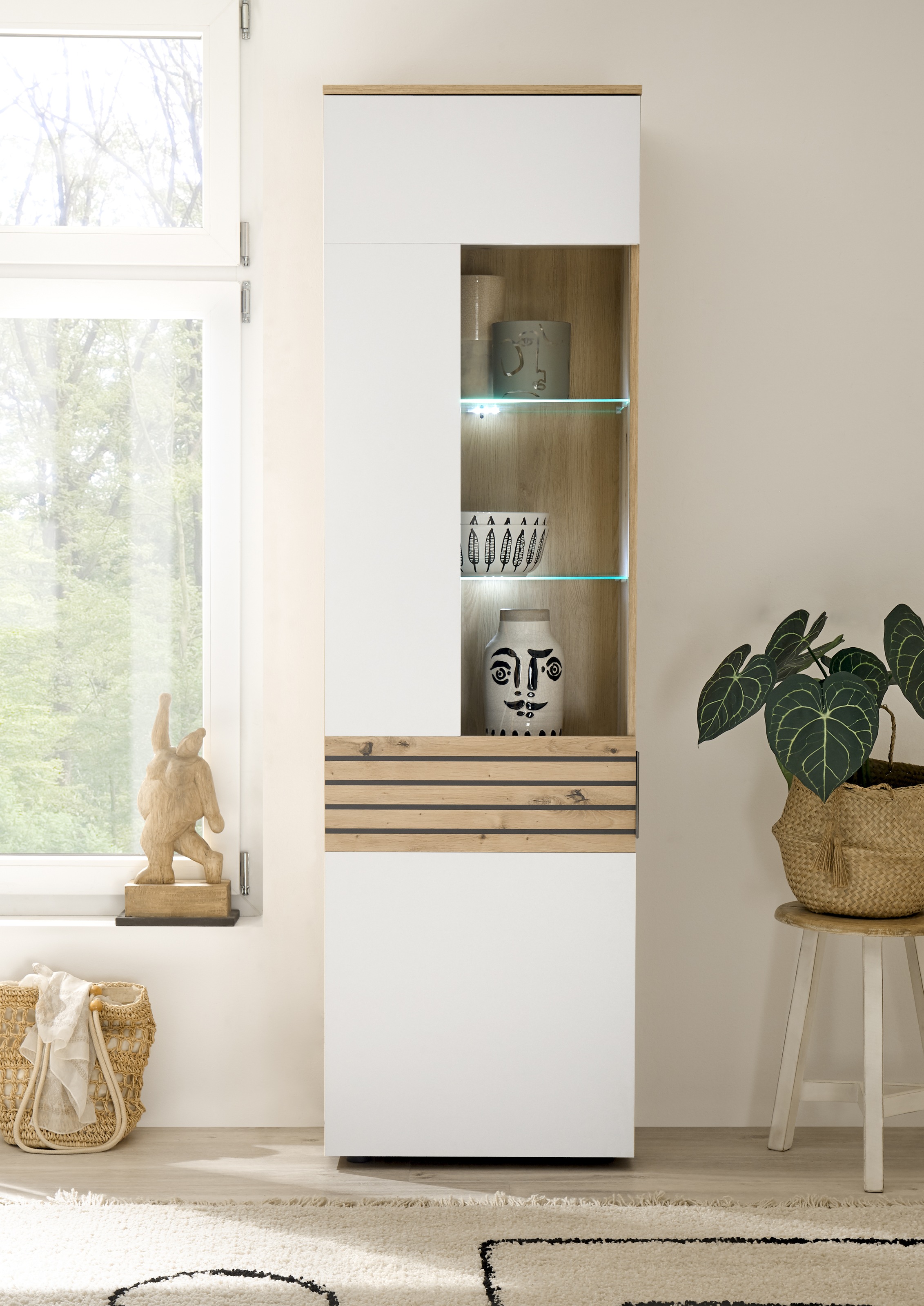 HBZ Vitrine »BZ 5110«, (1 St.), mit LED-Beleuchtung, Vitrinenschrank wahlweise in grau oder weiß