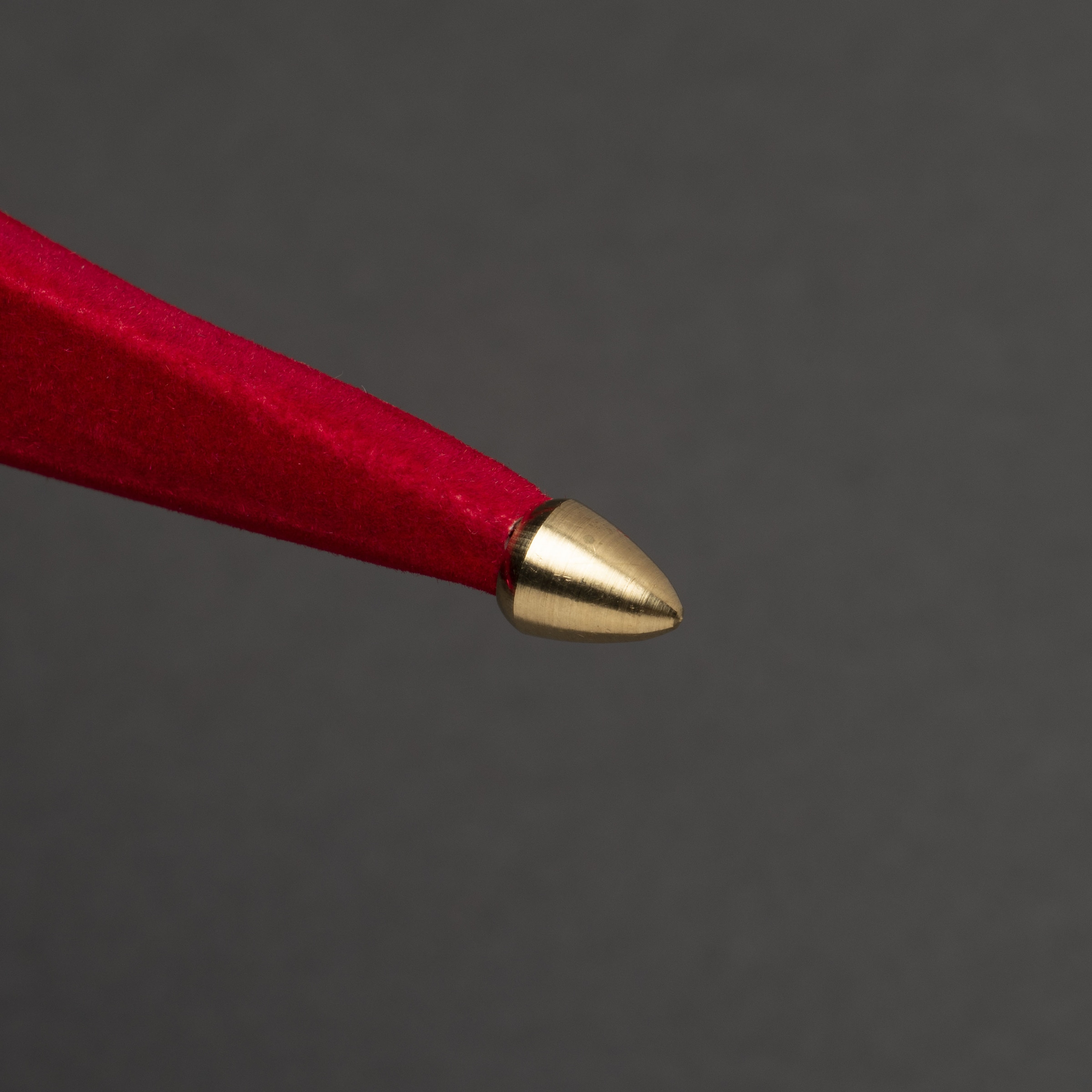 KONSTSMIDE Dekostern Papierstern mit LED-Technik,rotem Samt, V-förmig perforiert, 7 Zacken