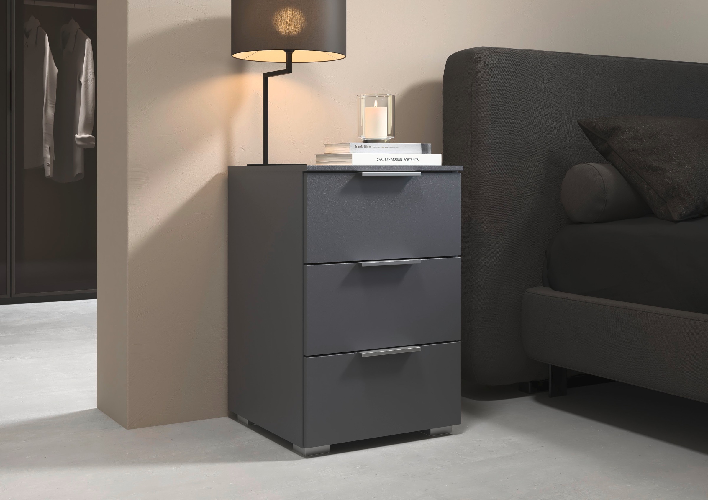 rauch Nachtkommode »Nachttisch Nachtkonsole AGORDO in Dekor- oder Hochglanzfront«, (in zwei Griff-Farben, Breite 40 cm), mit 3 geräumigen Schubladen für viel Stauraum MADE IN GERMANY