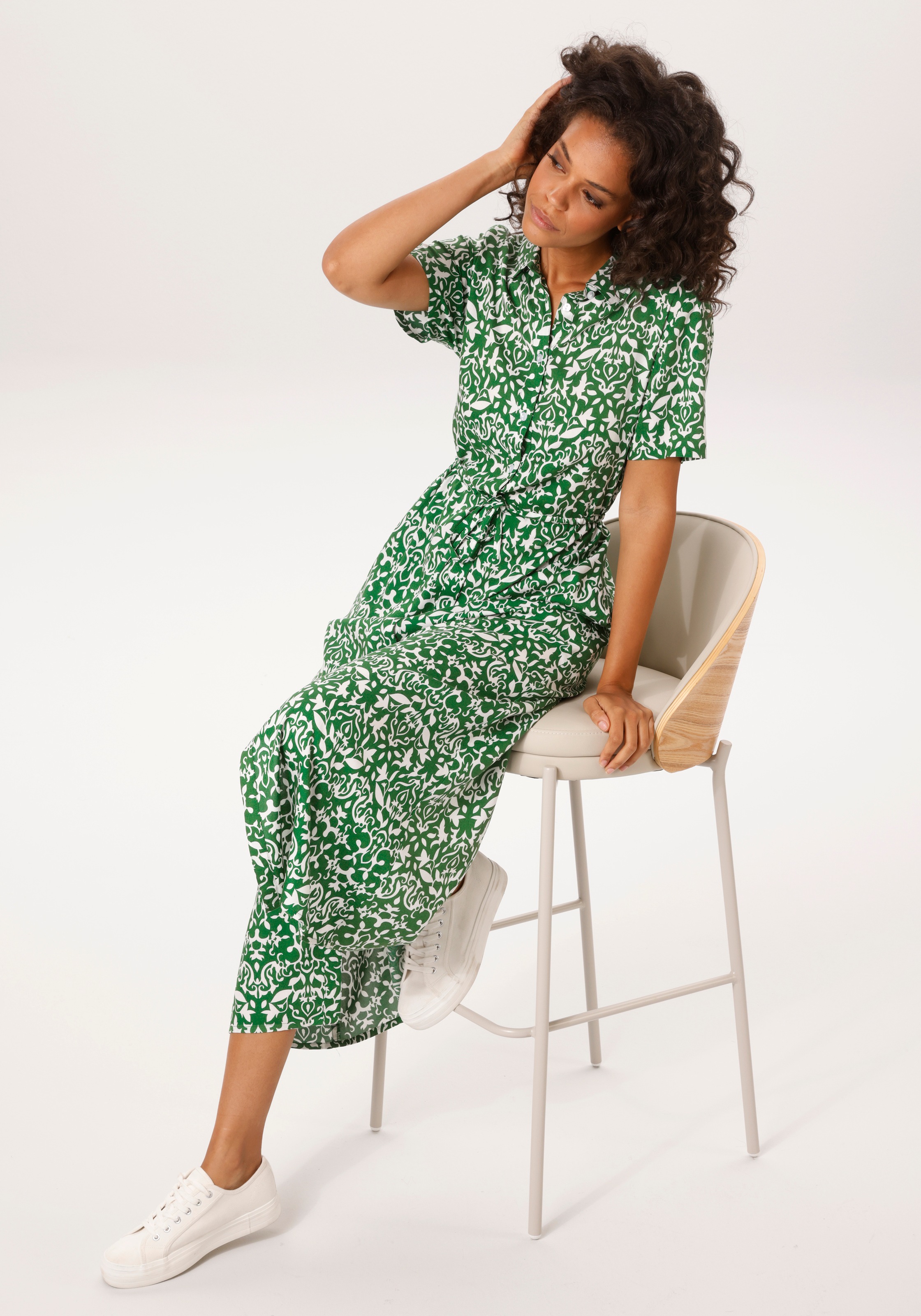 Aniston CASUAL Sommerkleid Eingrifftaschen mit Ornamenten und grafischen Blumen bedruckt - NEUE KOLLEKTION