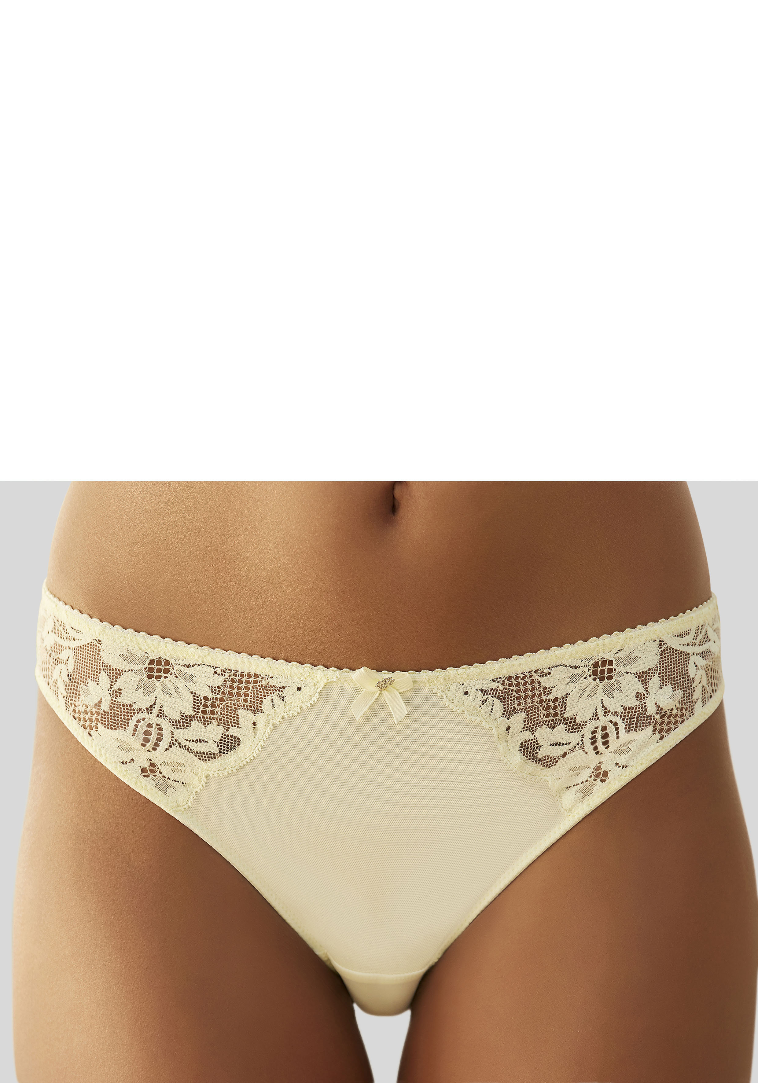 Tanga, aus floraler Spitze in dezent transparenter Optik