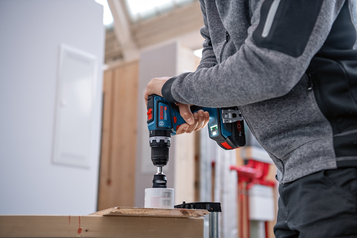 Bosch Professional Akku-Schlagbohrschrauber »GSB 18V-90 C«, inkl. 2x 4 Ah Akku und Schnellladegerät GAL 18V-40, mit L-BOXX