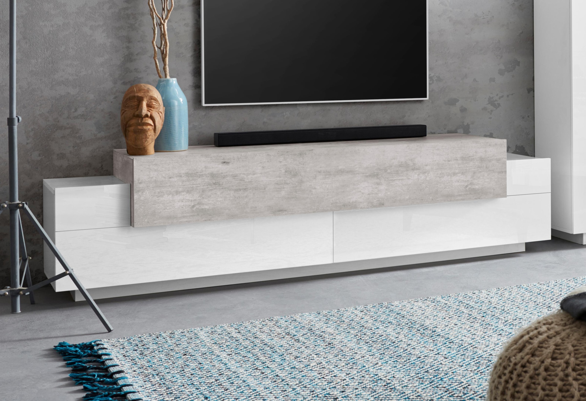INOSIGN Lowboard »Coro,Lowboard,TV-Kommode,TV-Möbel,TV-Bank«, mit 3 Klappen davon 2 mit Push-to-Open Funktion Breite 200 cm