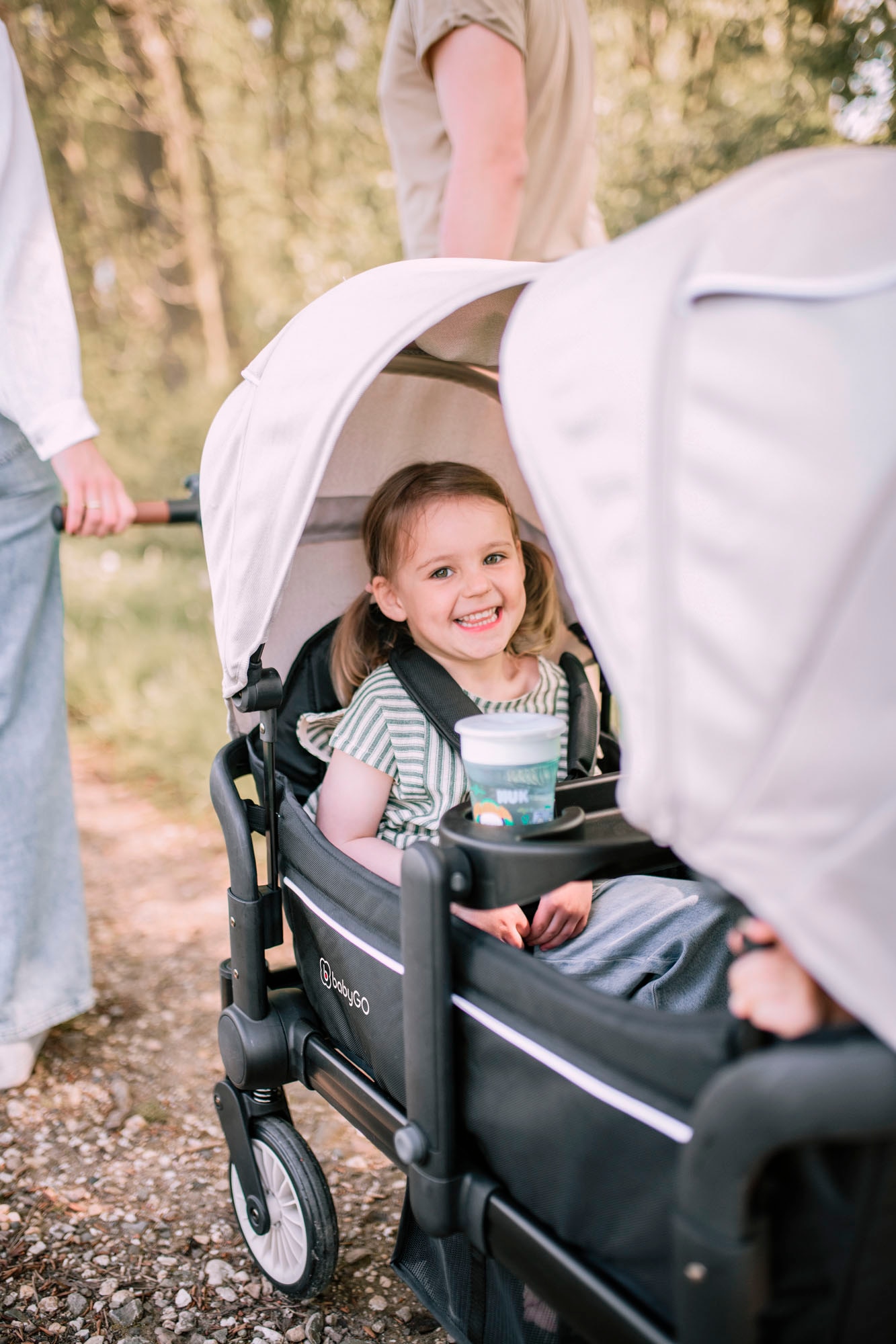 BabyGo Bollerwagen »Cozy Rider«, (Set, 7 tlg., inkl. 2x Sonnenschutz, Tisch, Moskito- u. Regenschutz, Flaschenhalter), klein zusammenfaltbar