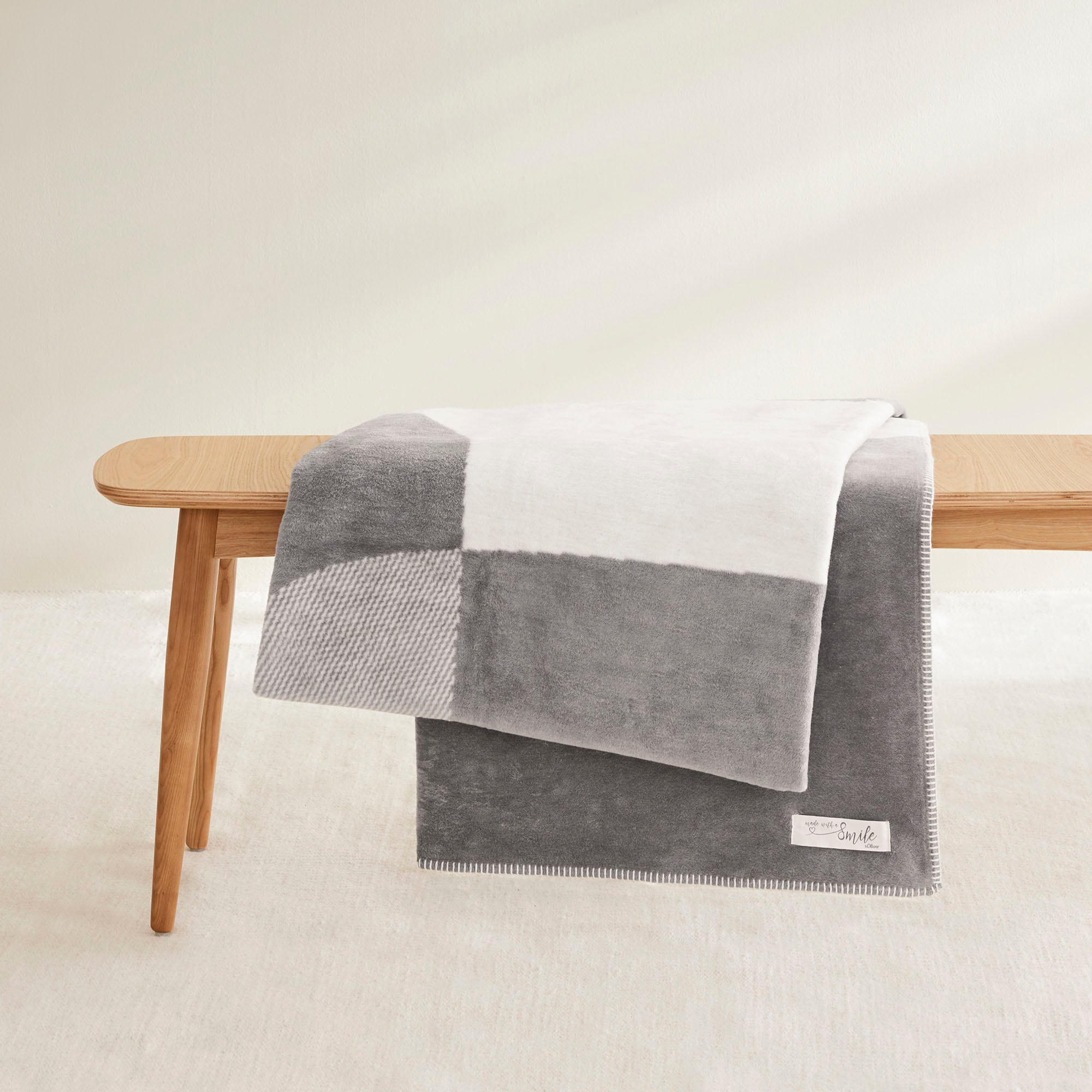 s.Oliver Wohndecke »Kuscheldecke s.Oliver«, mit abstraktem Design günstig online kaufen