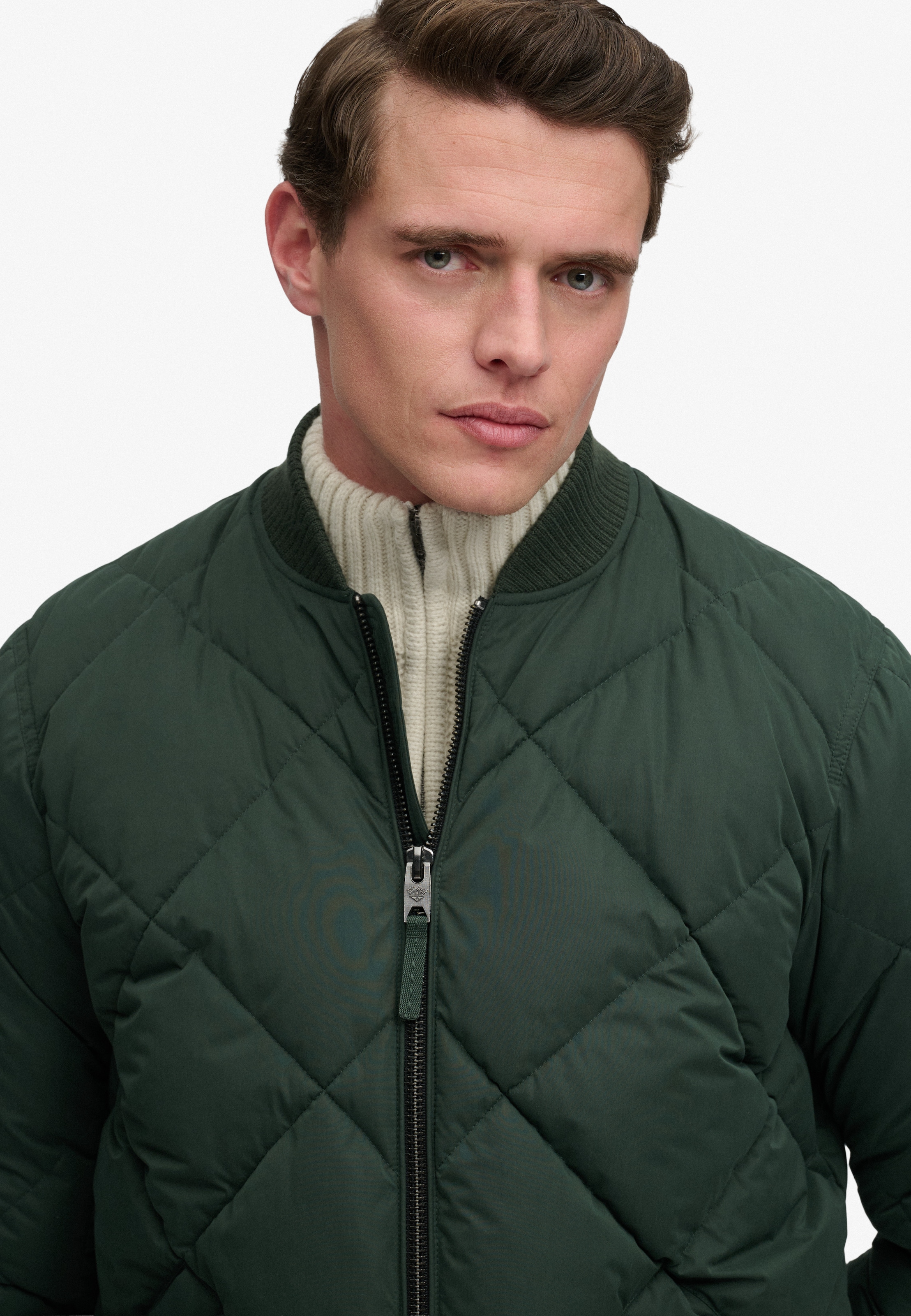 Superdry Steppjacke »DIAMOND QUILT JACKET« Regular Fit, mit Reißverschluss, aus Polyester und Kunstfaser