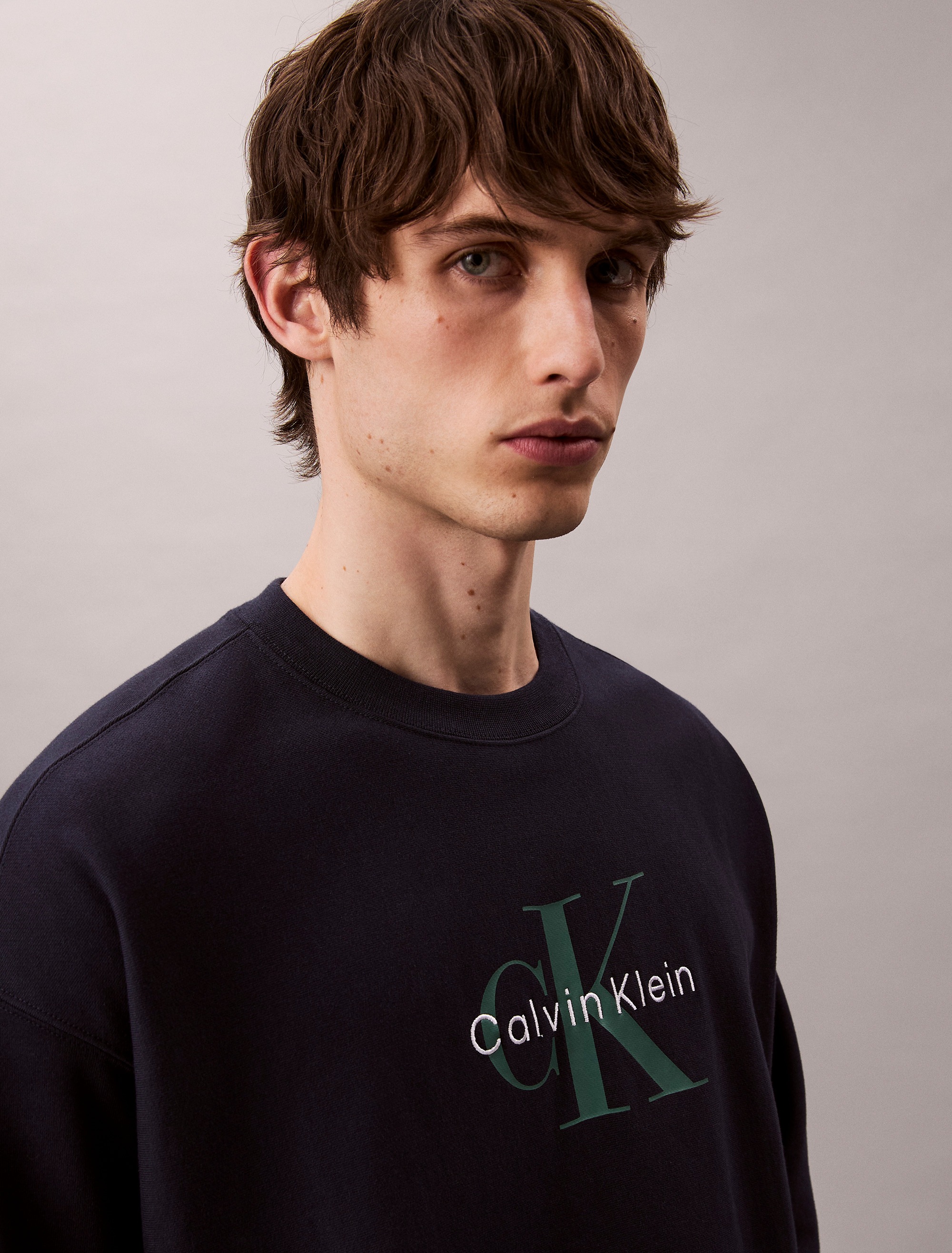Calvin Klein Jeans Sweatshirt »LS EU 350TERRY MONOLOGO CN SWTSH«, Rundhalsausschnitt, regular fit
