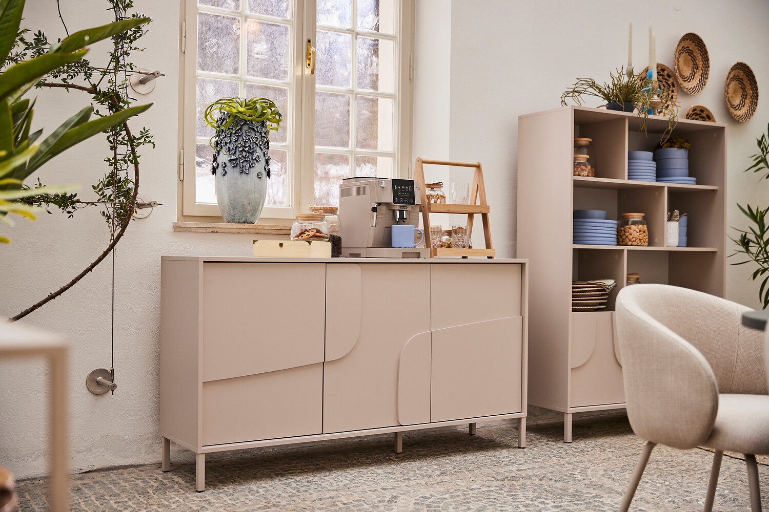 OTTO home Sideboard »Stone, 155 cm breit, 3 Türen, Anrichte, Kommode, Stauraumschrank« 3D-Design, Push-to-open, Innenraum großzügig, Füße 14/2 cm wählbar