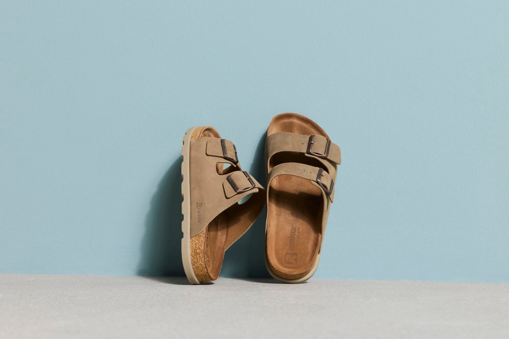 Rieker Pantolette  Sommerschuh, Strandschuh, Hausschuh mit bequemem Fußbett