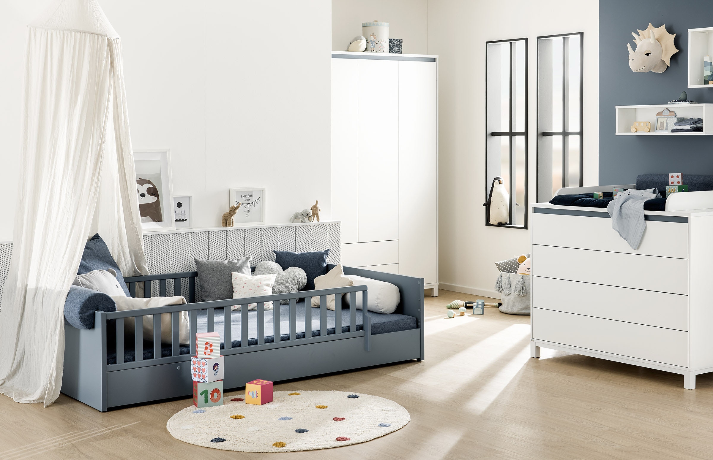 PAIDI Kinderbett »LITTLE FLO, vom Baby bis zum Teeni, in mehreren Farben und Breiten«, (Breite/Länge: 90x200cm + 120X200cm +140x200cm), umbaubar zum Kinder- oder Jugendbett, Bodenbett auch als Sofa nutzbar