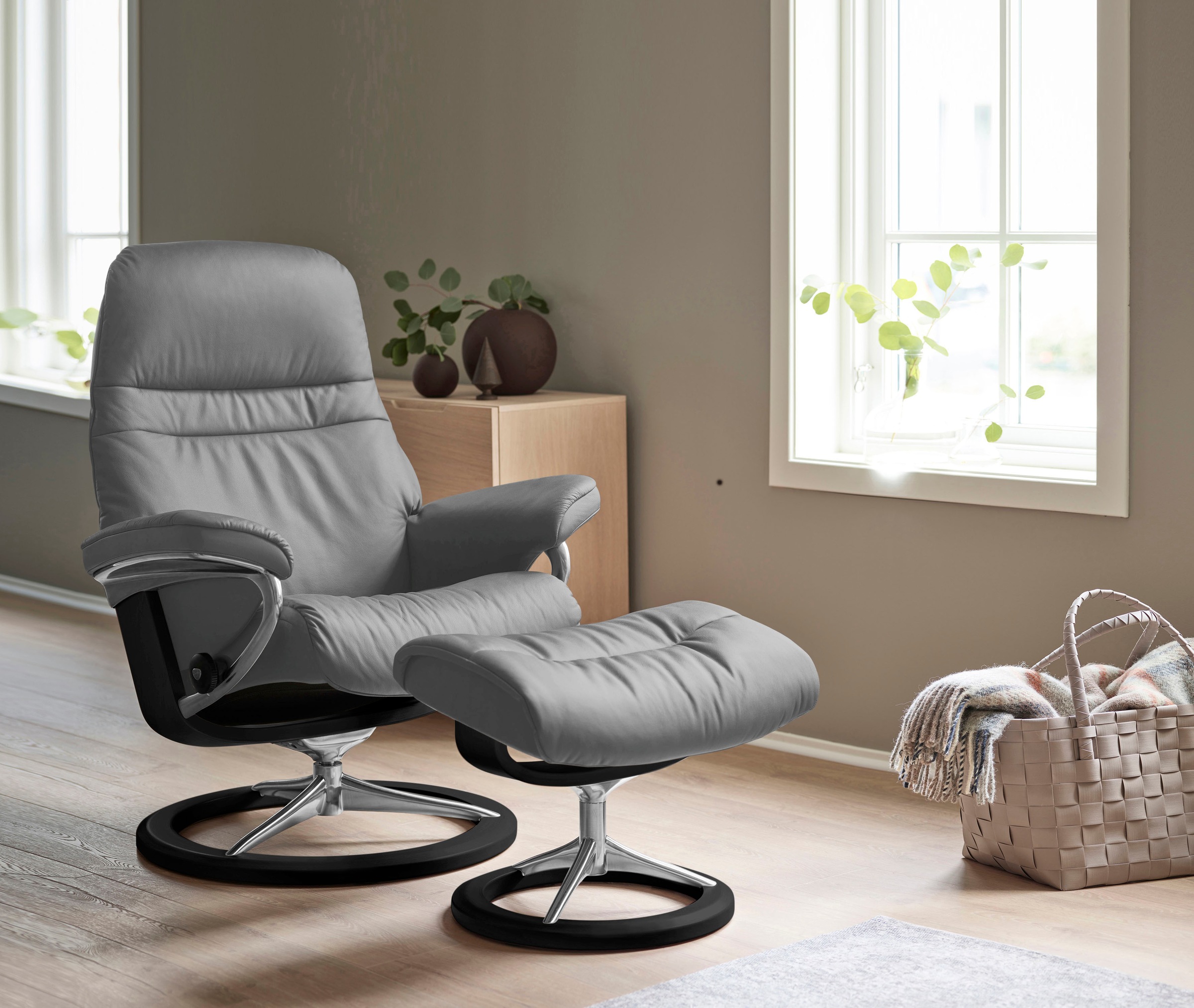 Stressless® Relaxsessel »Sunrise«, (Set, Relaxsessel mit Hocker), mit Signature Base, Größe M, Gestell Schwarz