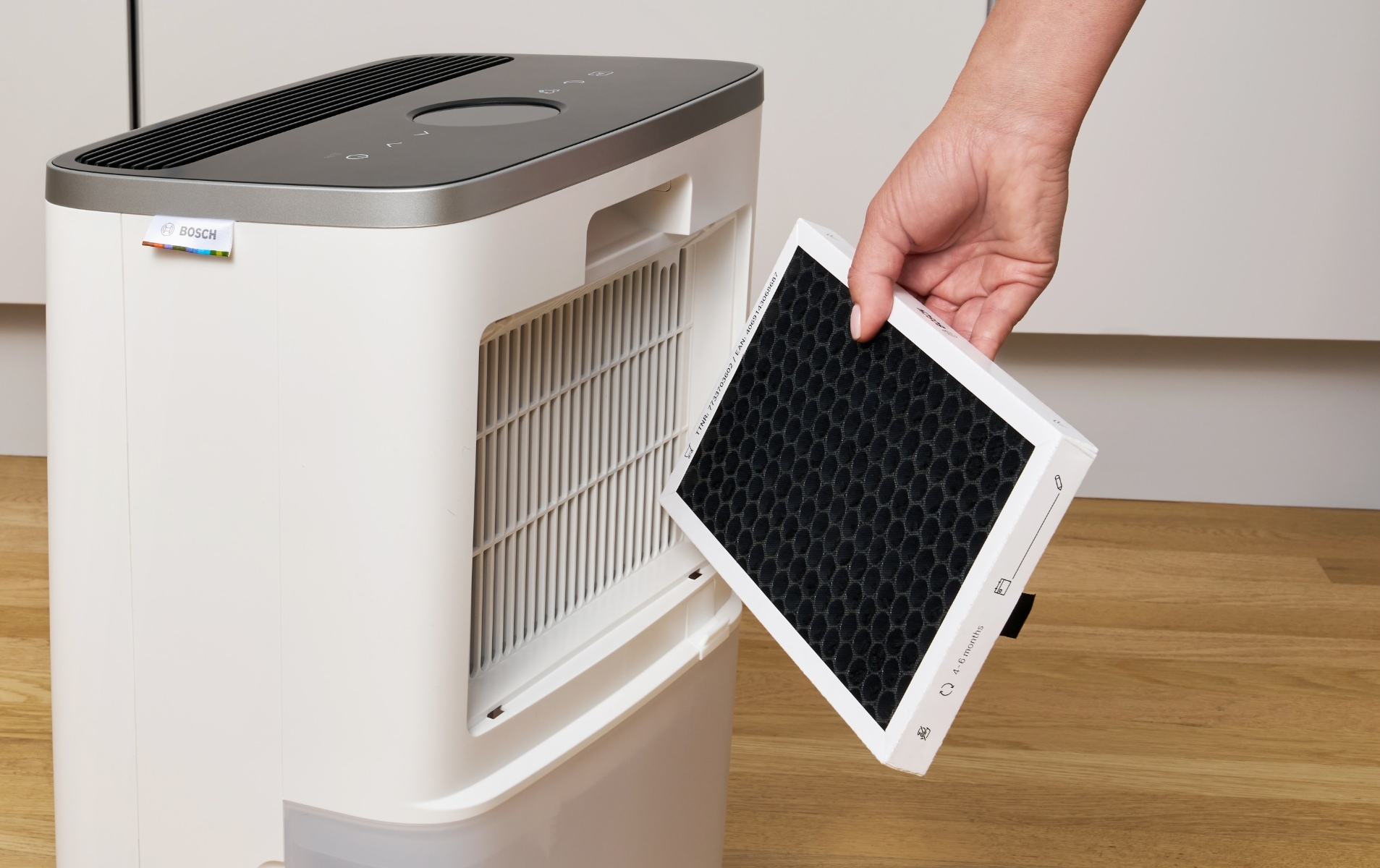 BOSCH Luftentfeuchter »Dry 4000 - Ideal für die Wohnung & schnelle Trocknung der Wäsche« Entfeuchtung 16 l/Tag Tank 2,5 l Ultra-leiser Betrieb; nur 38 dB(A)