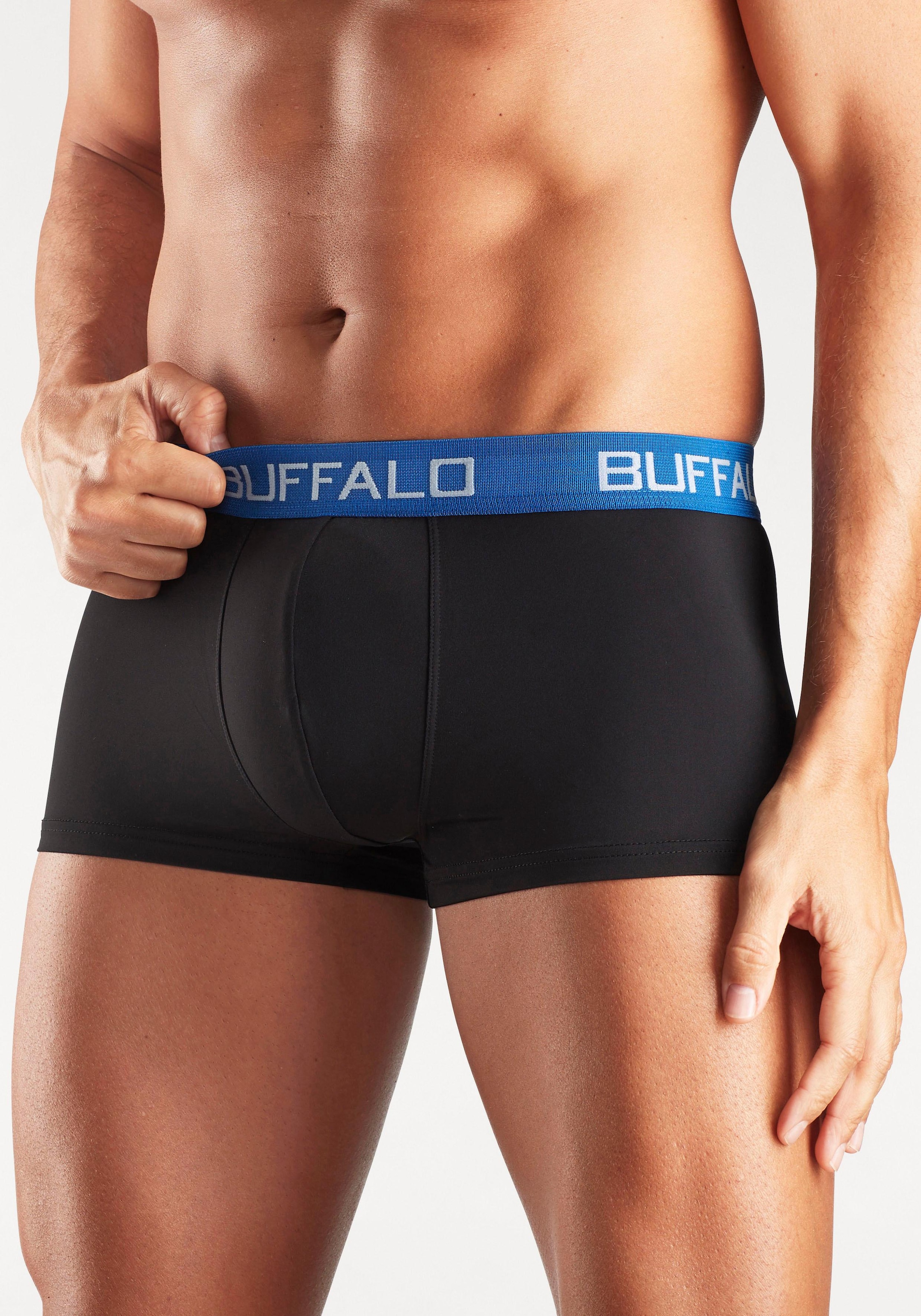Buffalo Hipster, (Packung, 4 St.), knapp sitzende Boxershorts mit Kontrastbund aus Baumwollmischung