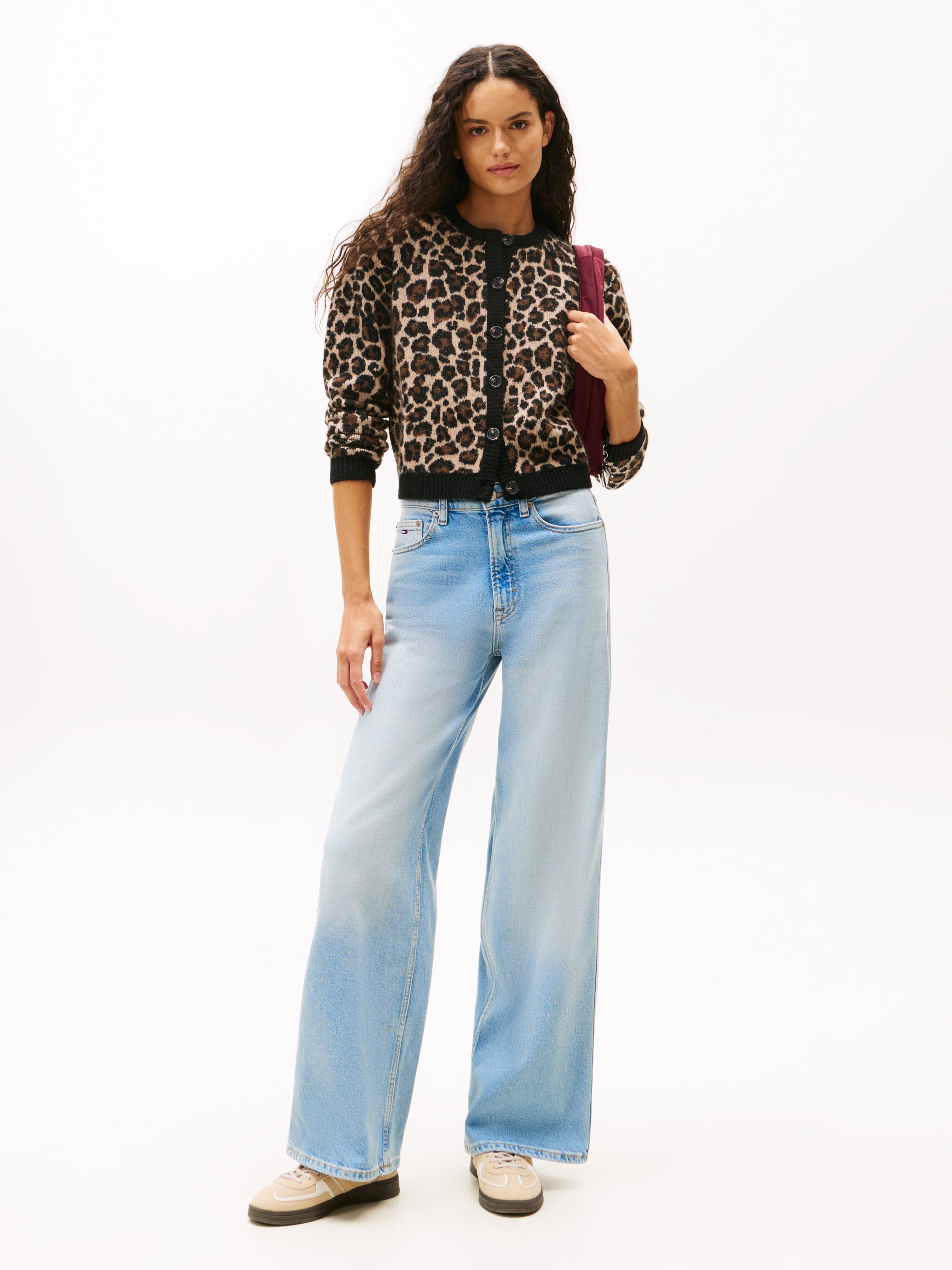 Tommy Jeans Weite Jeans »Claire High Rise«, mit Logo-Badge