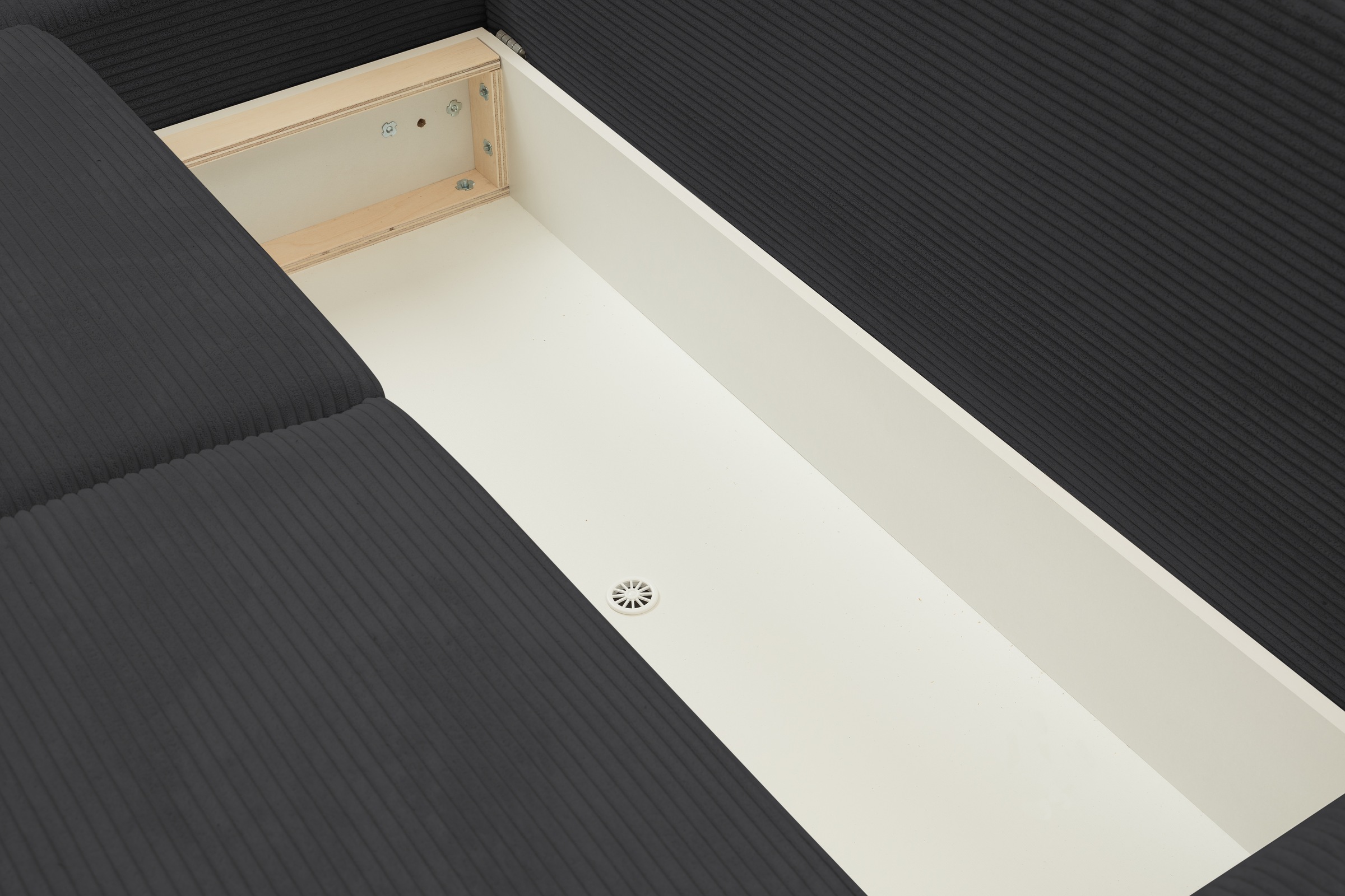WERK2 Ecksofa »Riwa, modernes Sofa zum Kuscheln und Entspannen, Breite 300cm, L-Form«, Trendiges Ecksofa mit vielen Kissen, Schlaffunktion & Bettkasten