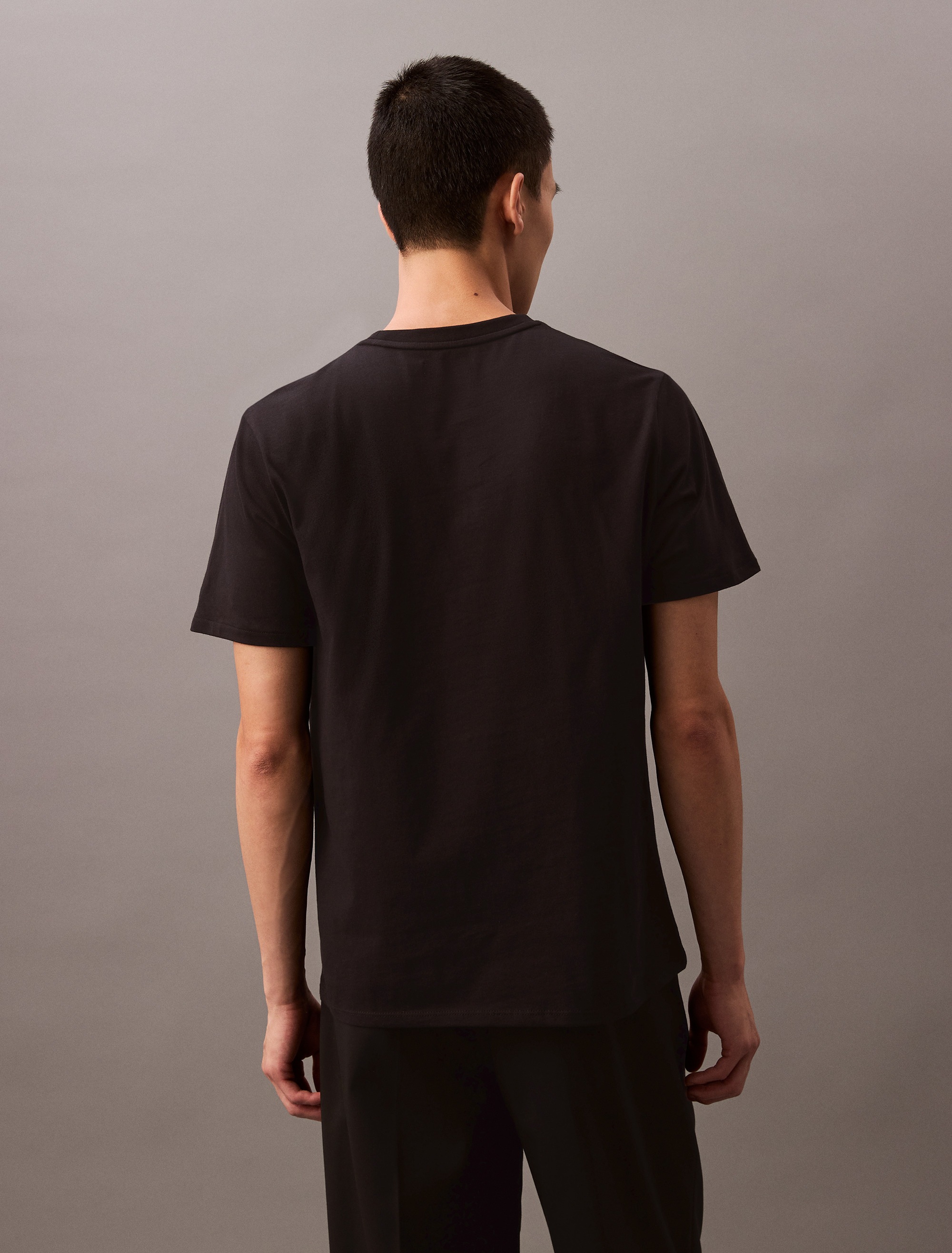Calvin Klein Jeans T-Shirt »SS SMOOTH CTTN SOLID CREWNK TEE«, mit Logo