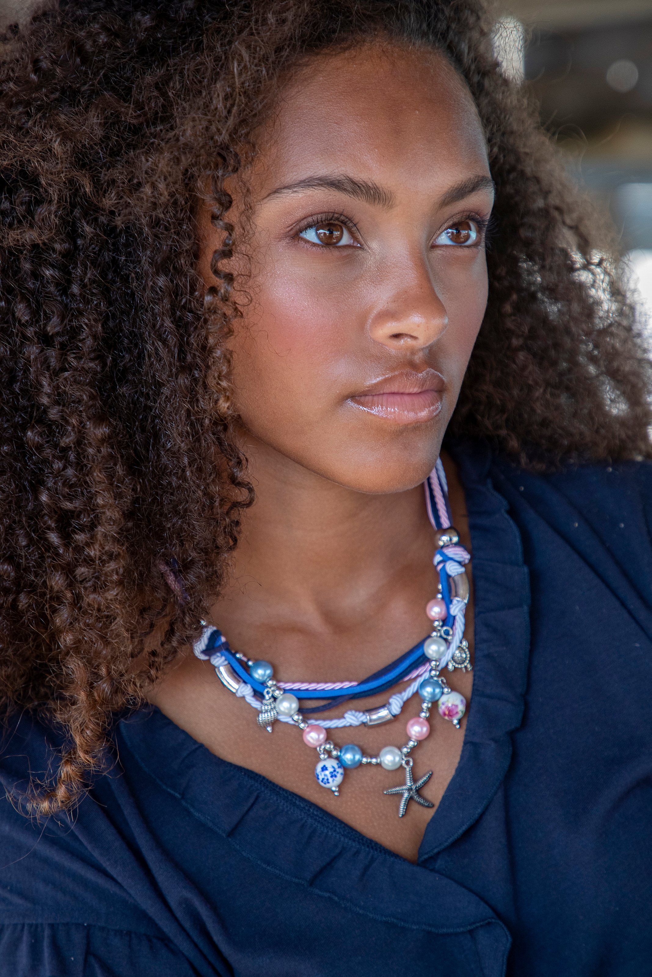 LASCANA Schmuckset »Bettlerarmband und Halsketten Set«, Mit vielen kleinen Anhängern