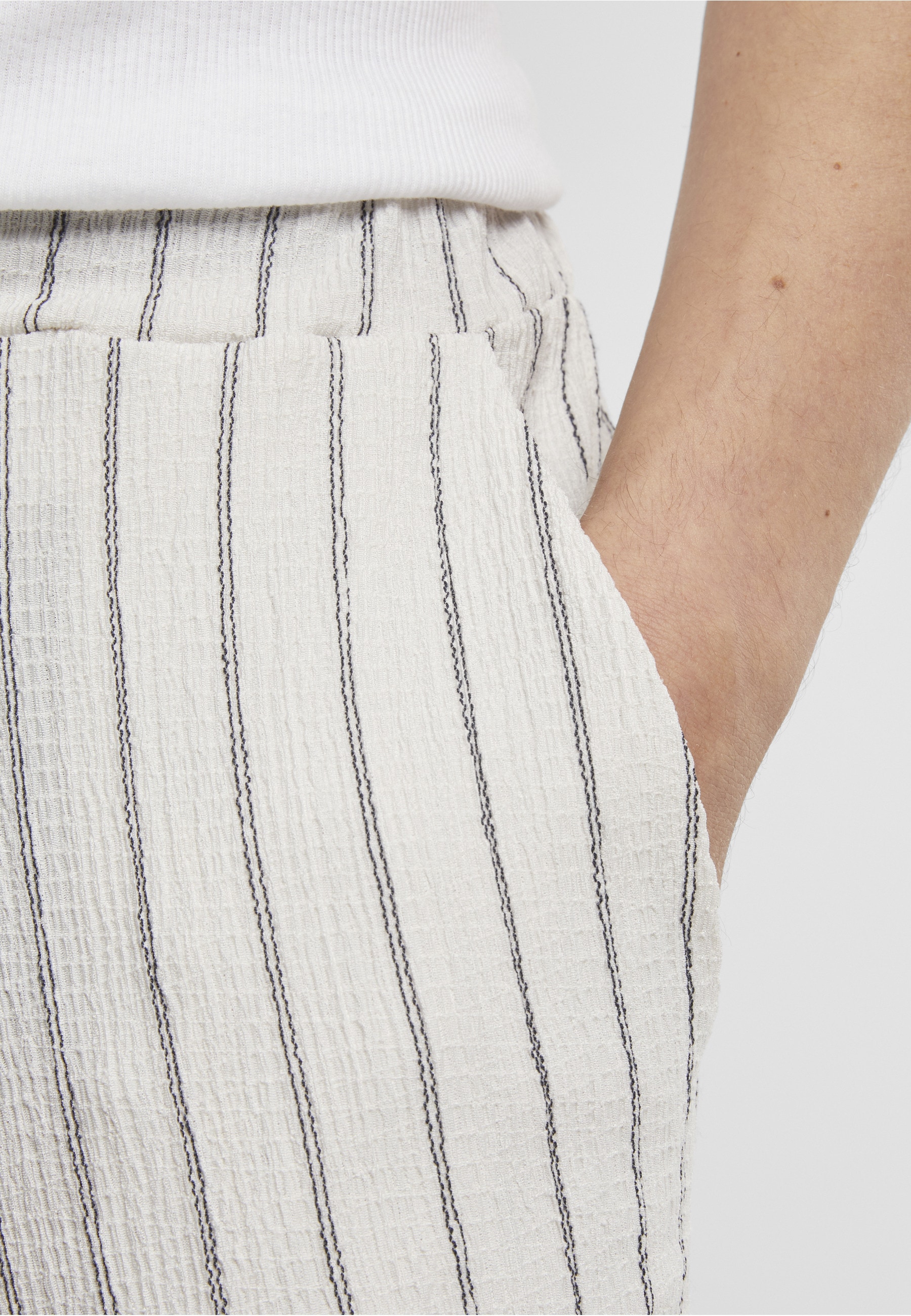 URBAN CLASSICS Stoffhose »Urban Classics Striped Crinkle Resort Pants«