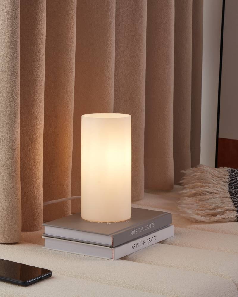 EGLO Tischleuchte »GEO Tischlampe, opal-mattes Glas, Schalter am Kabel, minimalistisch«, 1 flammig, Leuchtmittel E14 | Leuchtmittel wechselbar-ohne Leuchtmittel, Nachttischlampe, Deko-Leuchte, Schlafzimmer, 165cm Kabel, 20x10cm