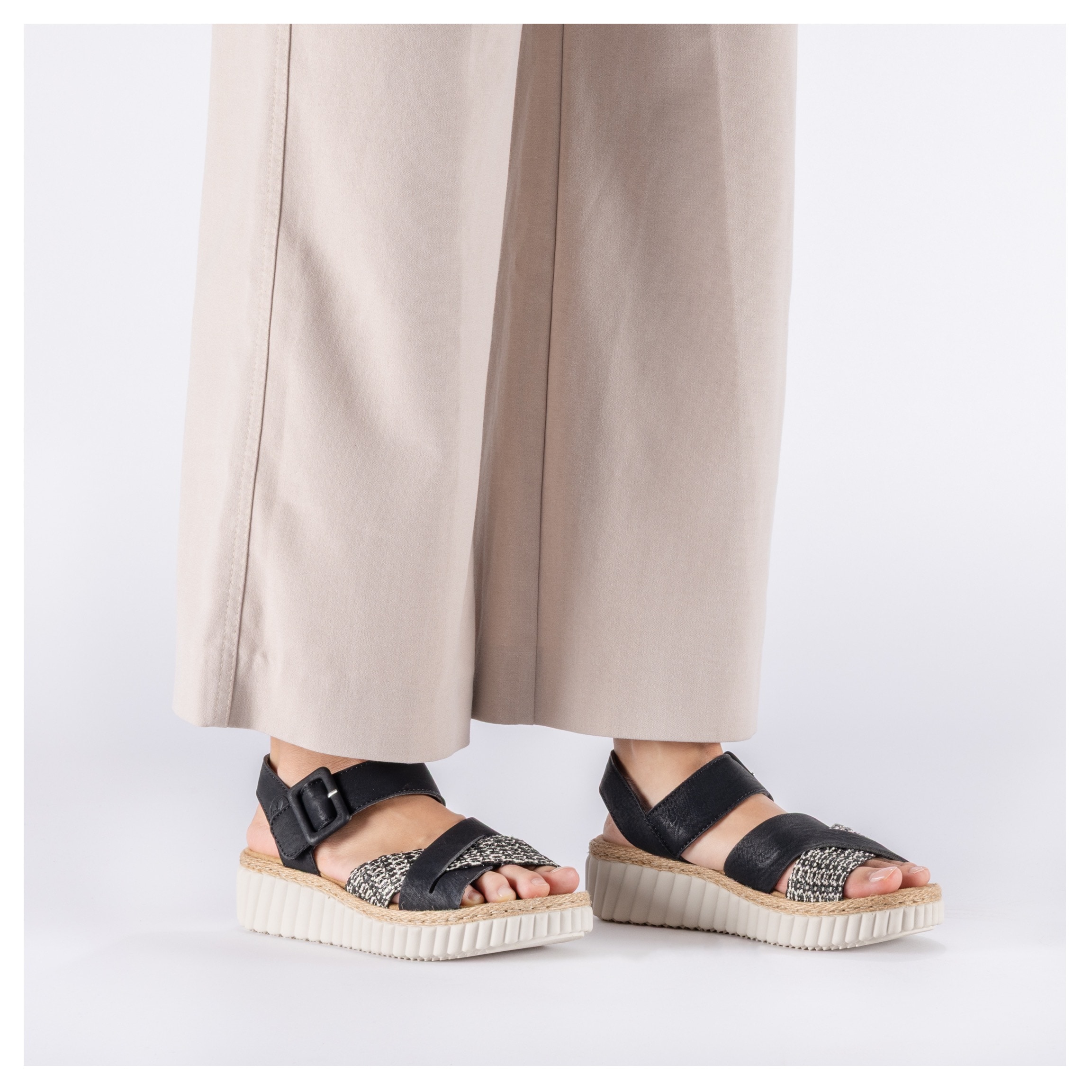 Rieker Sandale  Sommerschuh, Strandschuh, Urlaubsschuh mit Bastumrahmung