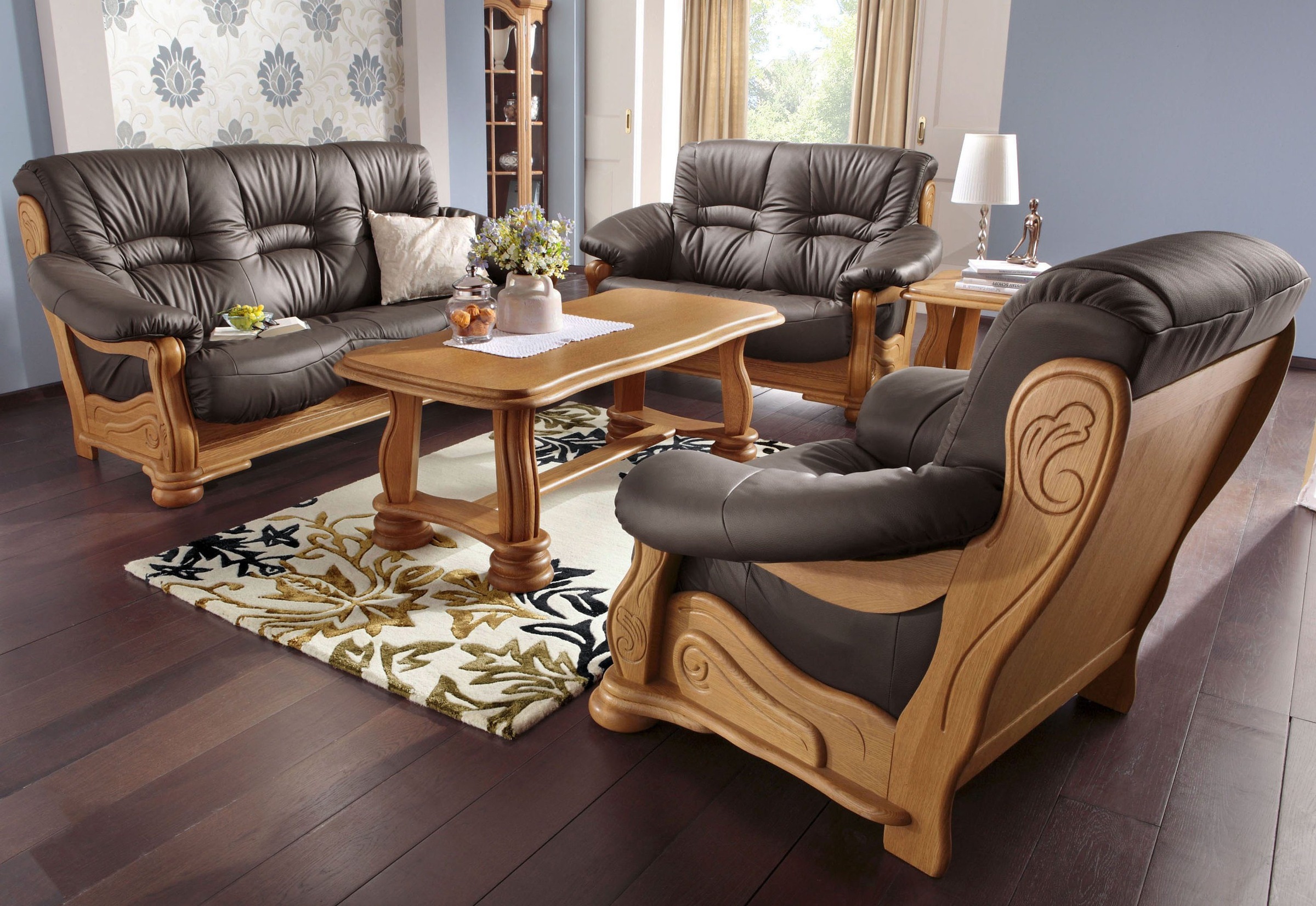 Max Winzer® 2-Sitzer »Texas, dekoratives Holzgestell aus Eiche mit gefrästen Ornamenten«, bequemer Retro Klassiker, kompakte Stellfläche Breite 147cm