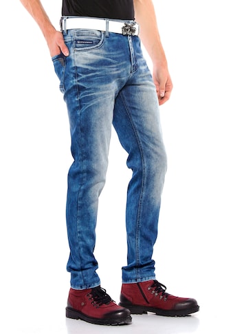 Cipo & Baxx Bequeme Jeans, mit auffälliger Waschung in Straight Fit kaufen