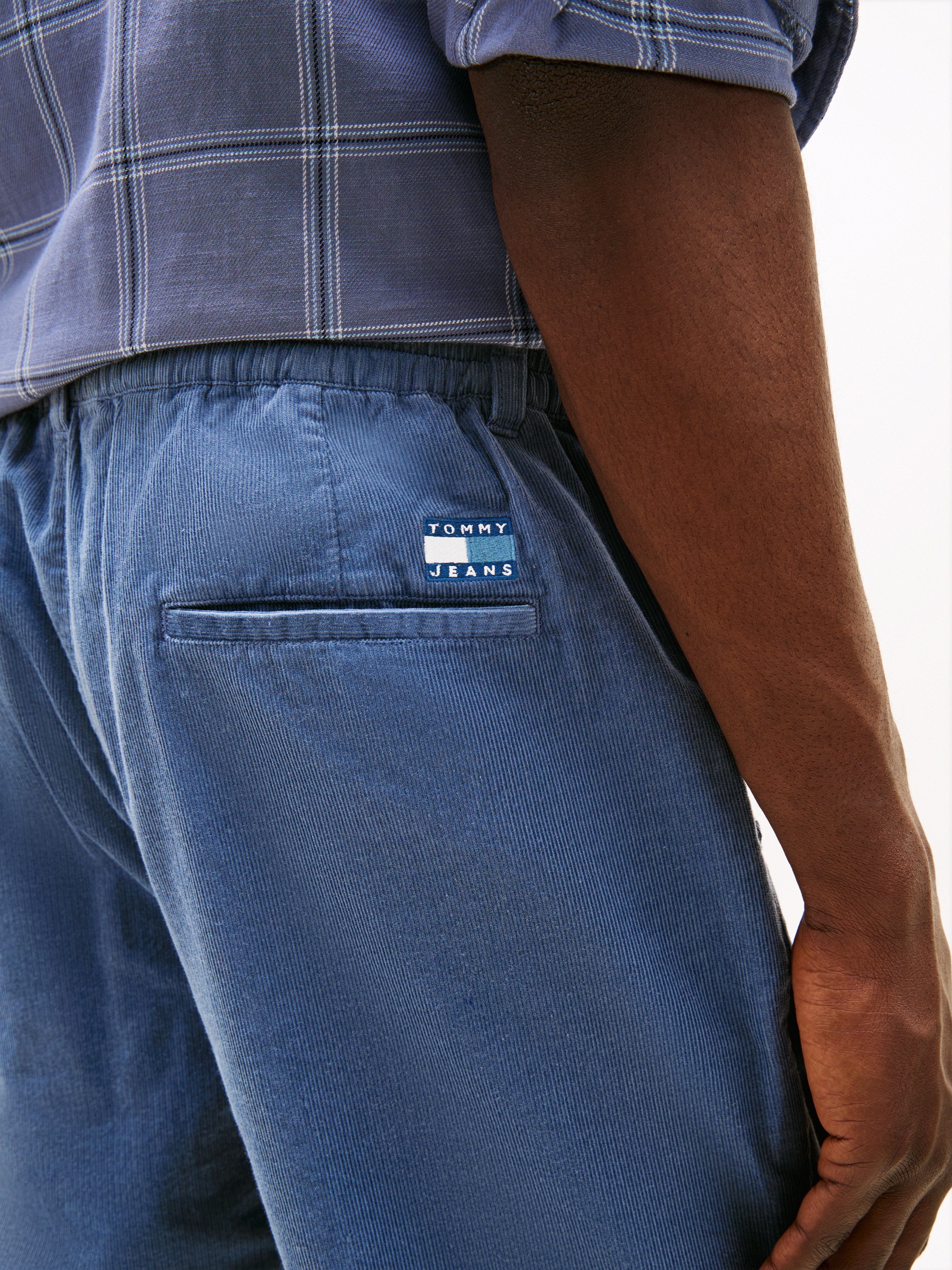 Tommy Jeans Stoffhose »TJM ISAAC LIGHT CORD PANTS«, Mit Gürtelschlaufen