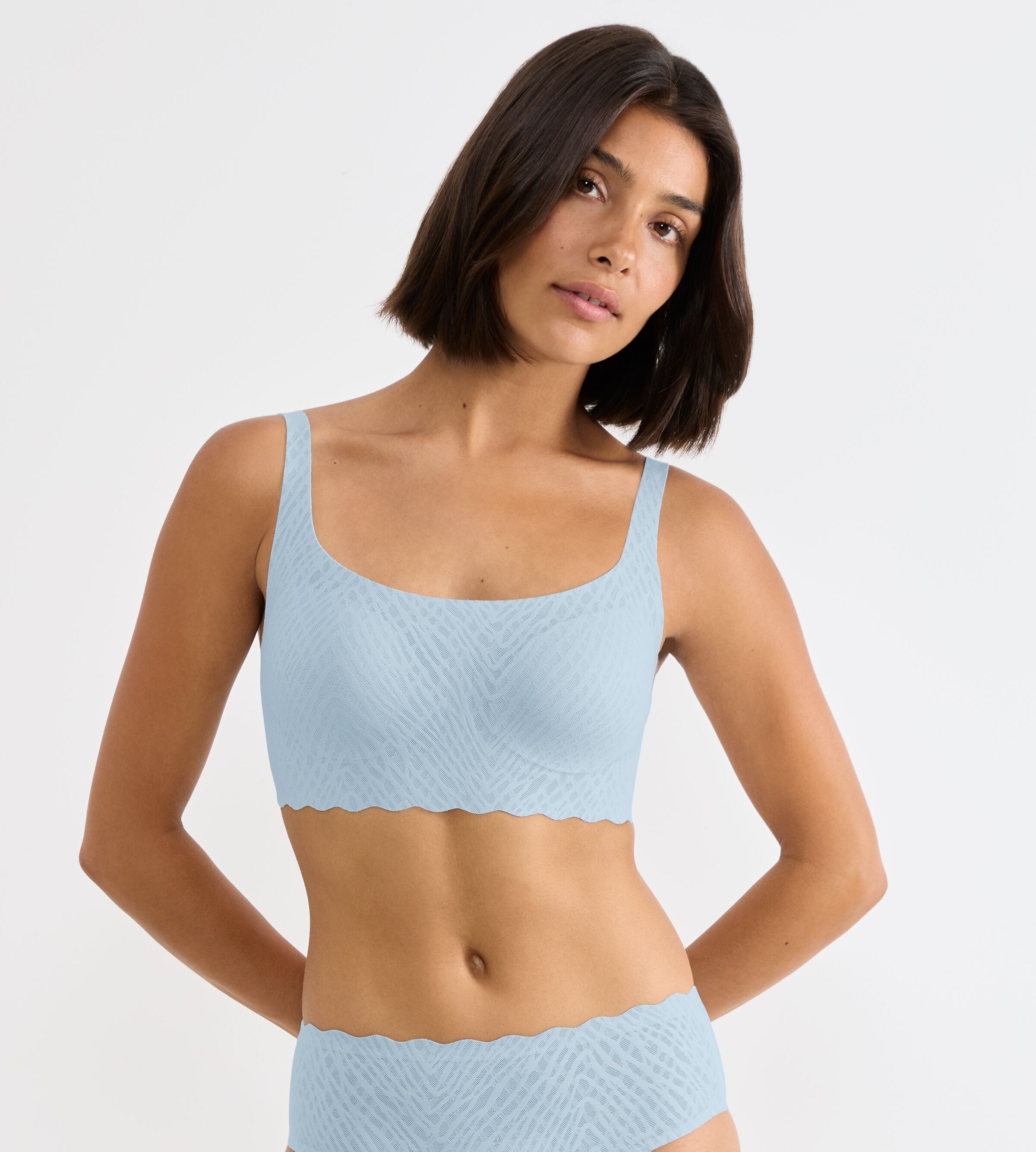 sloggi Bustier »ZERO Feel Bliss Top« unsichtbar mit Spitzenoptik