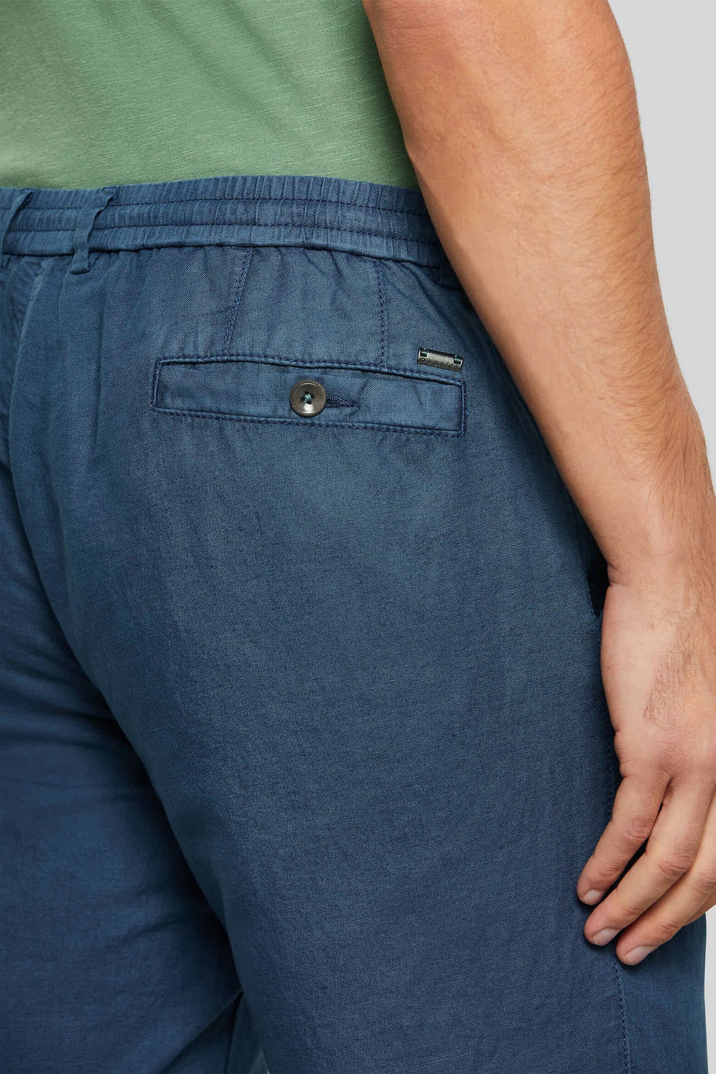 5. Bild von bugatti Bermudas, in sportlicher Optik
